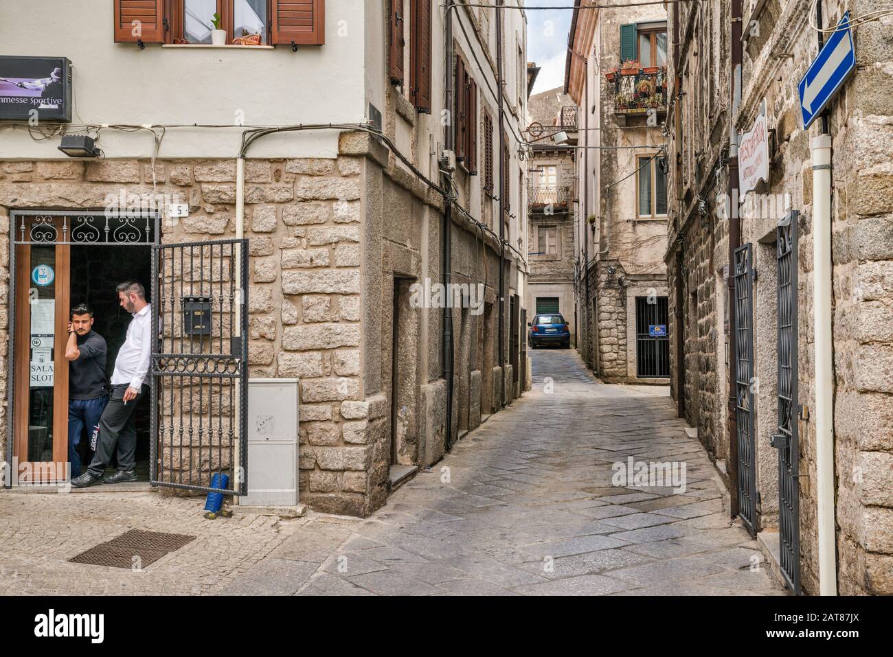Passage in der Altstadt von Tempio Pausania, Provinz Sassari, Sardinien, Italien Stockfoto