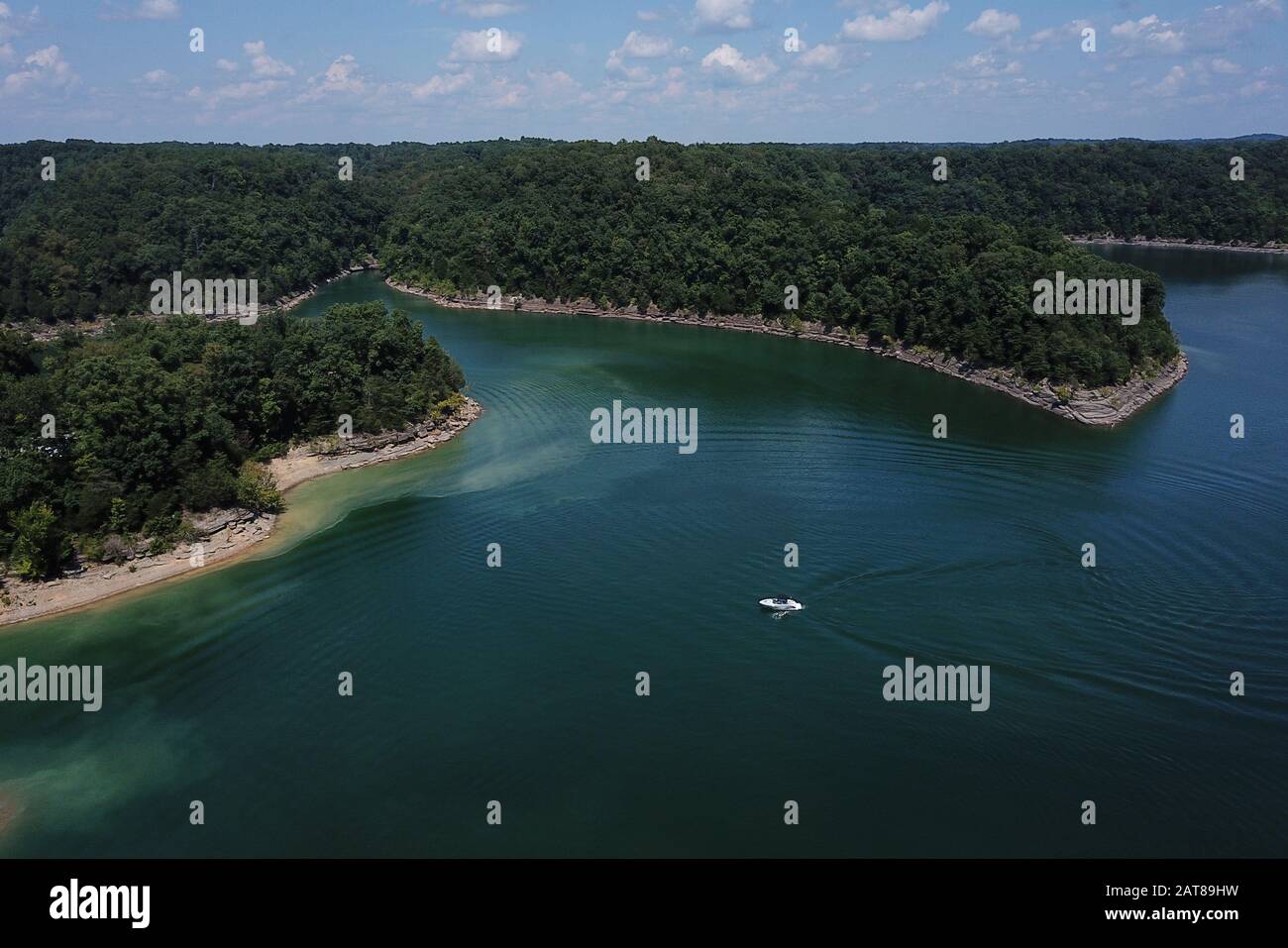 Schnellboot auf Lake Cumberland Drohnenantenne aus Kentucky USA Stockfoto