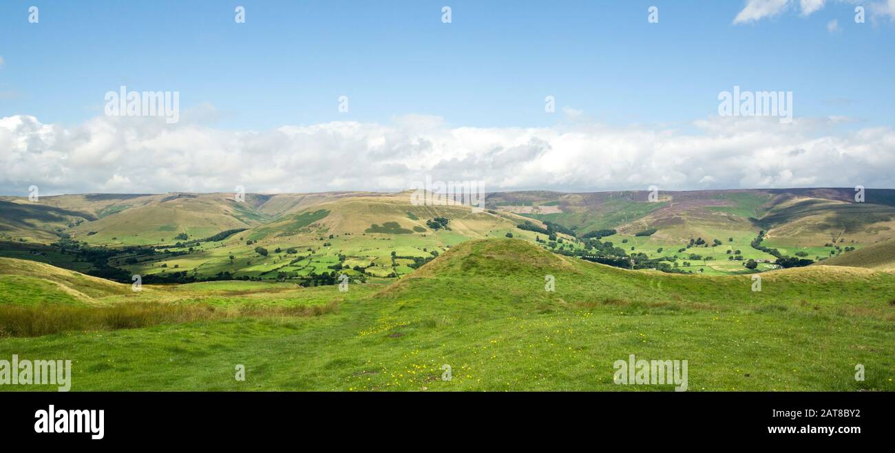 Blick von MamTor in Richtung Kinder Scout im Peak District in Derbyshire, England Stockfoto