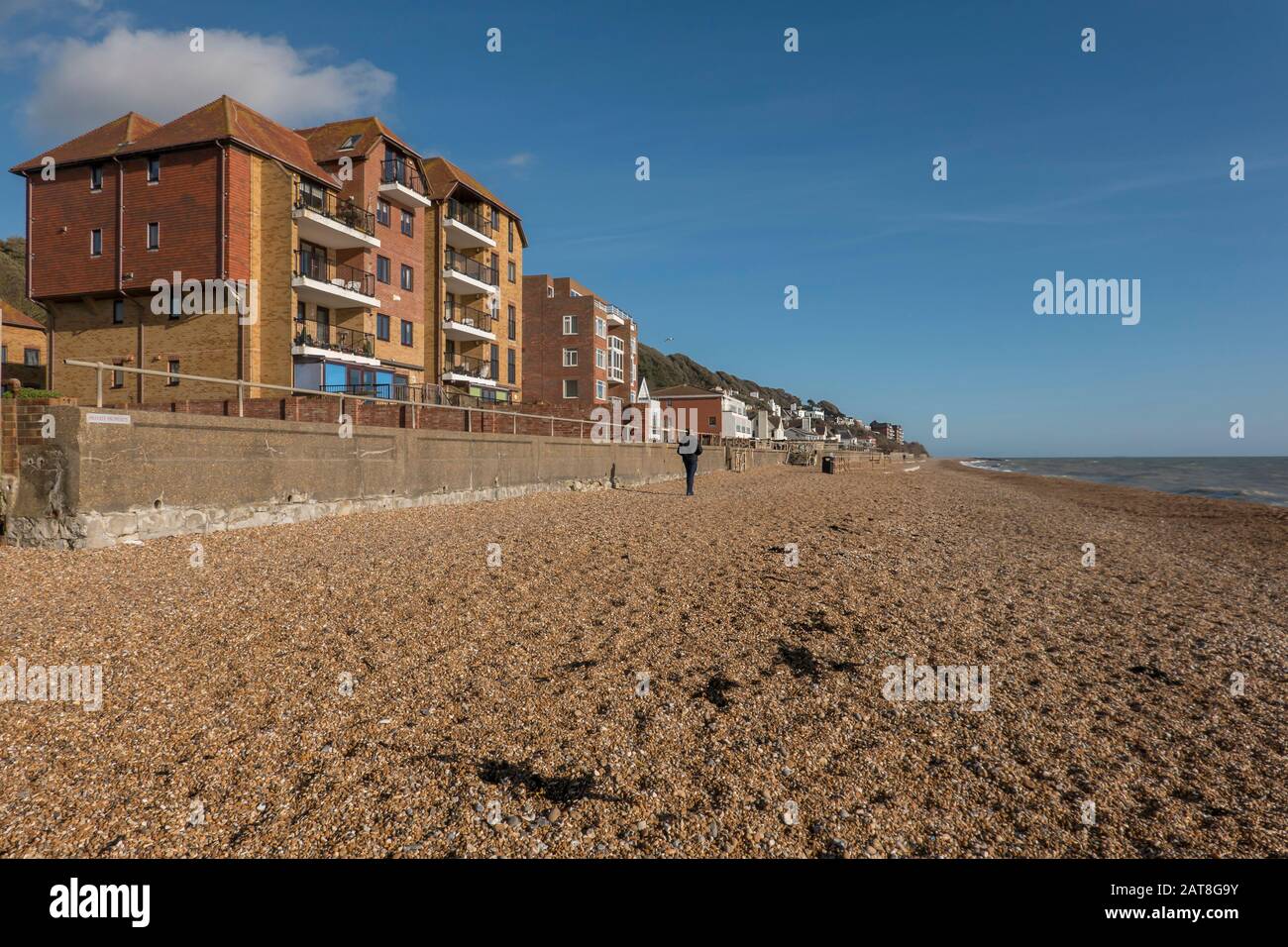 Sandgate Beach, Esplanade, Saxon Shore Way, Sandgate, Folkestone, Kent Cycle und Fußgänger, Route Stockfoto