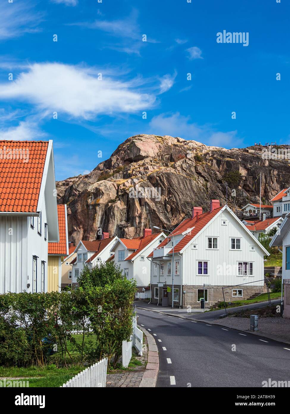 Blick auf die stadt Fjaellbacka in Schweden. Stockfoto