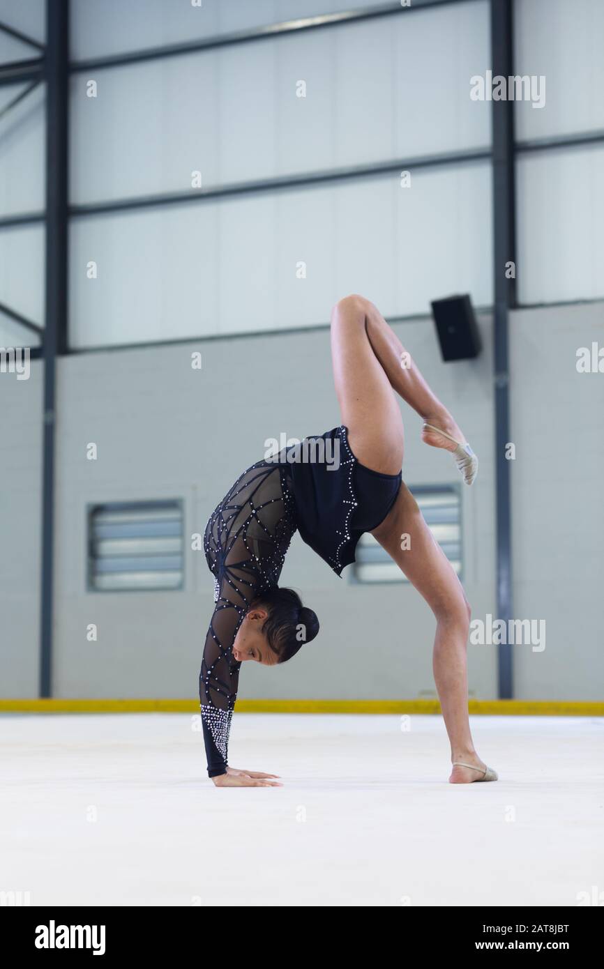 Turntraining im Fitnessstudio Stockfoto