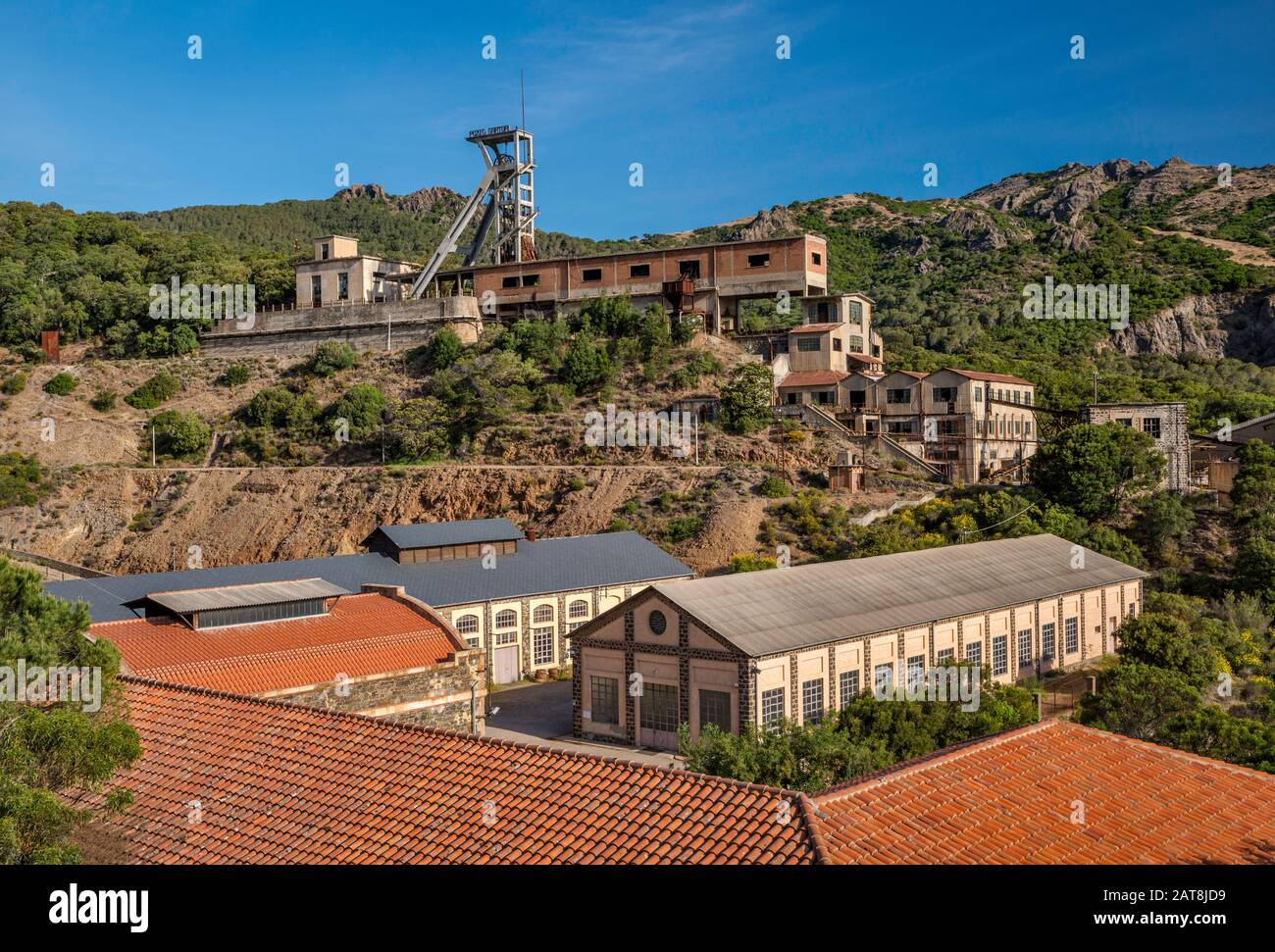 Schacht, Erz Verarbeitung Gebäude am Miniera Montevecchio, Zink und Blei, die geschlossen wurden, seit 1981, in der Nähe der Stadt von Guspini, Sardinien, Italien Stockfoto
