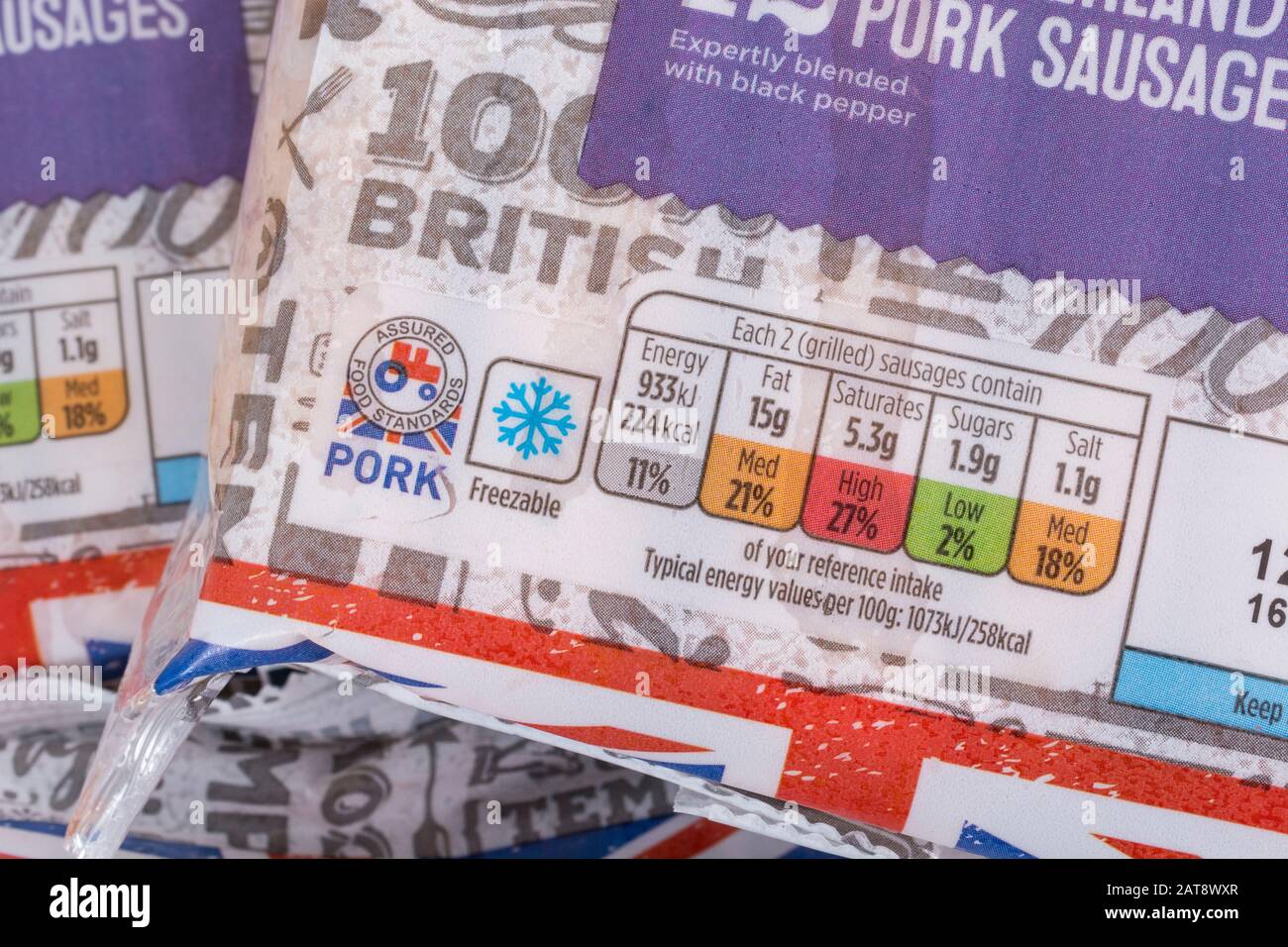 ASDA Schweinefleisch Cumberland Würstchen. Nährwertangaben Box, diätetische Informationen Etikett, hoher Fettgehalt, Salzgehalt, Lebensmittel-Etikett close up, UK Shop Fleisch Label Stockfoto