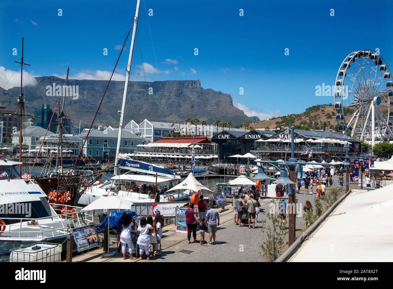 Die V&A Waterfront mit Table Mountain im Hintergrund, Kapstadt, Südafrika Stockfoto