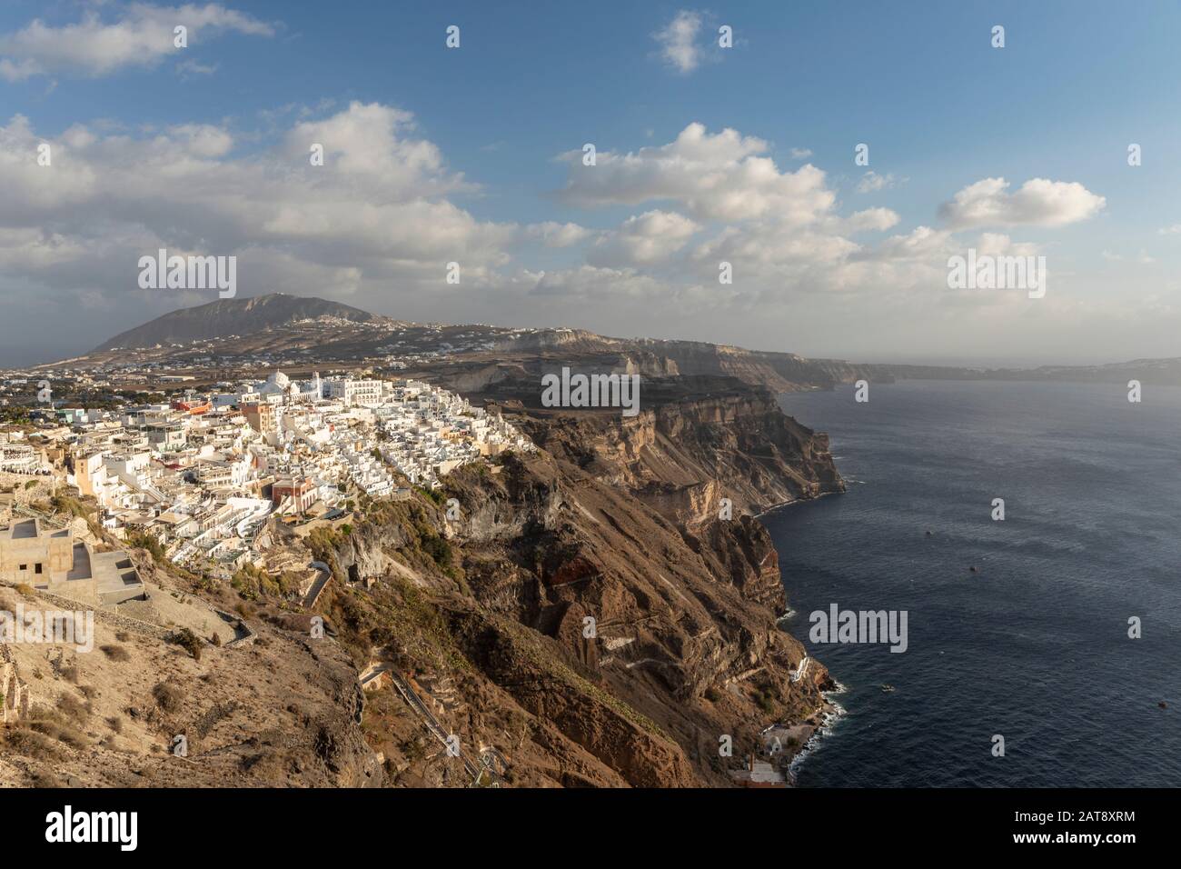 Blick auf Thira im Süden der Insel Santorini Stockfoto