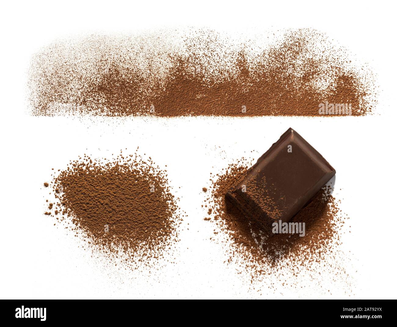 Schokoladen- und Kakaopulver-Linie und Haufen- und Schokoladenstück isoliert auf weißem Hintergrund Stockfoto