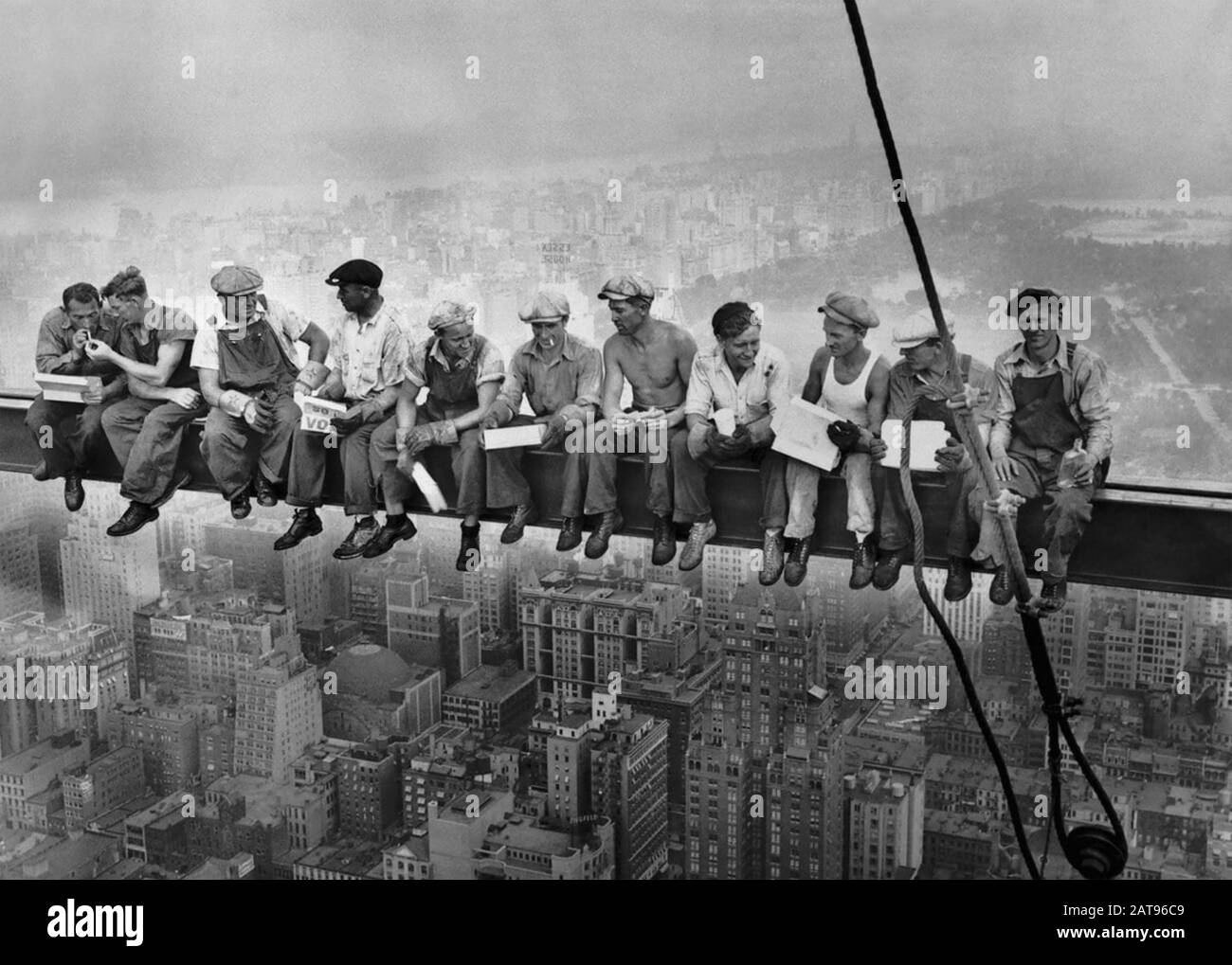 Arbeiter IM ROCKEFELLER CENTER, New York, 1932. Stockfoto
