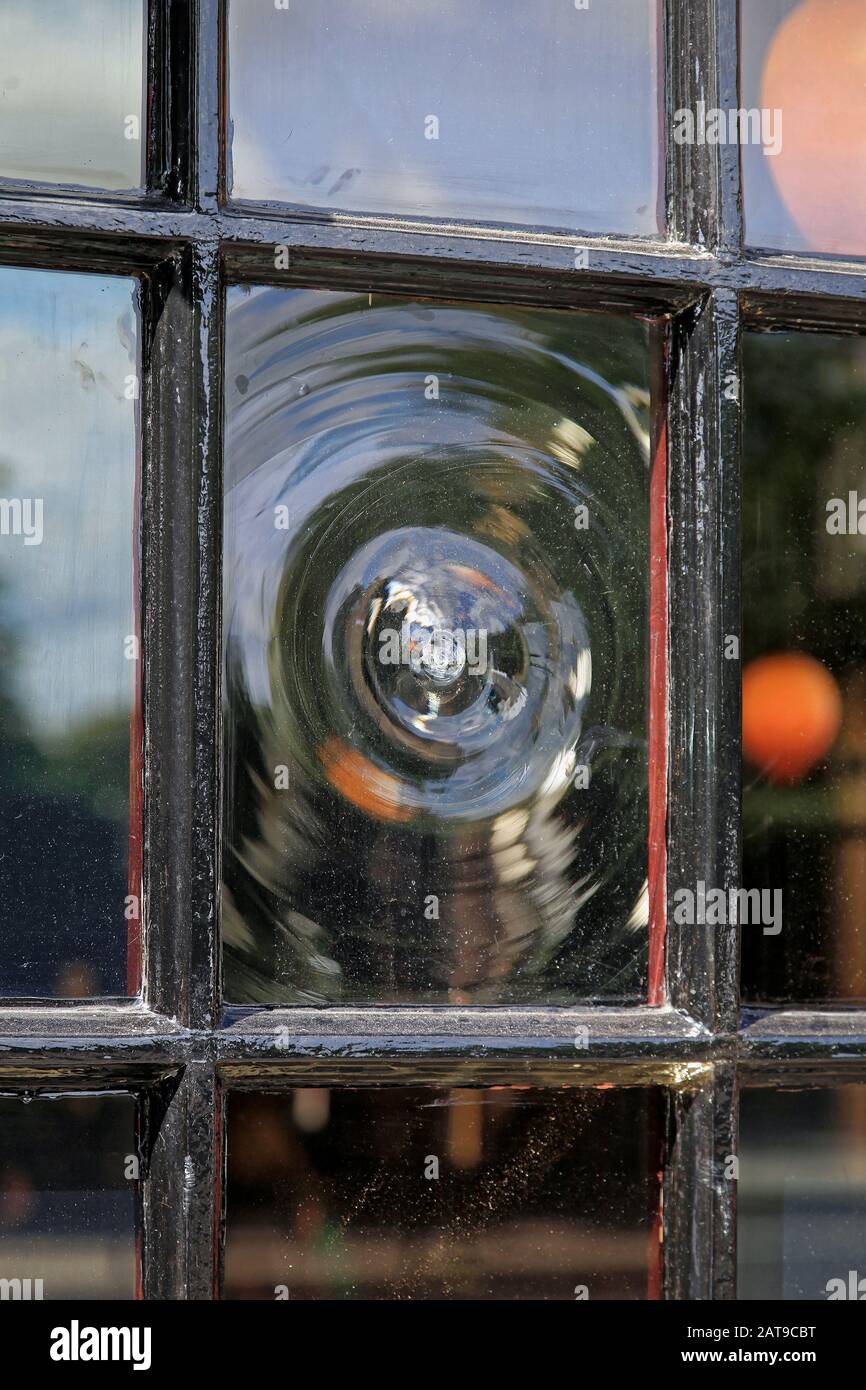 Original Crown Glass Window Mit Bullseye Stockfotografie Alamy