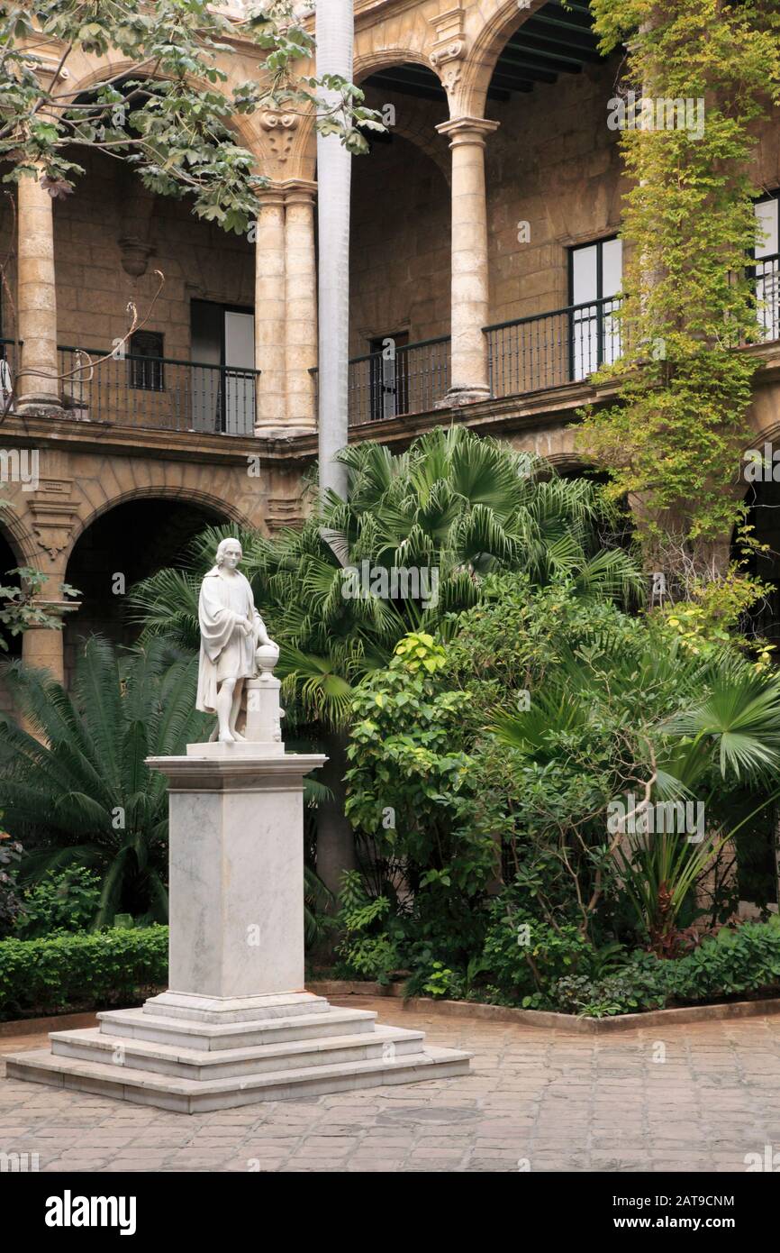 Kuba, Havanna, Palacio de los Capitanes Generales, Terrasse, Kolumbus-Statue, Stockfoto