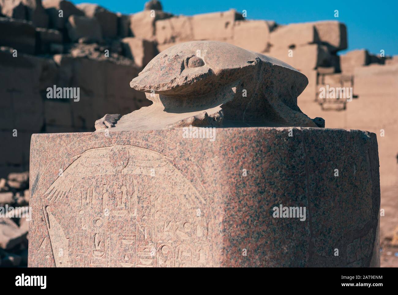 Scarab-Statue aus Granit im Amon-Tempel von Karnak, Ägypten - Altägyptische Kunst Stockfoto