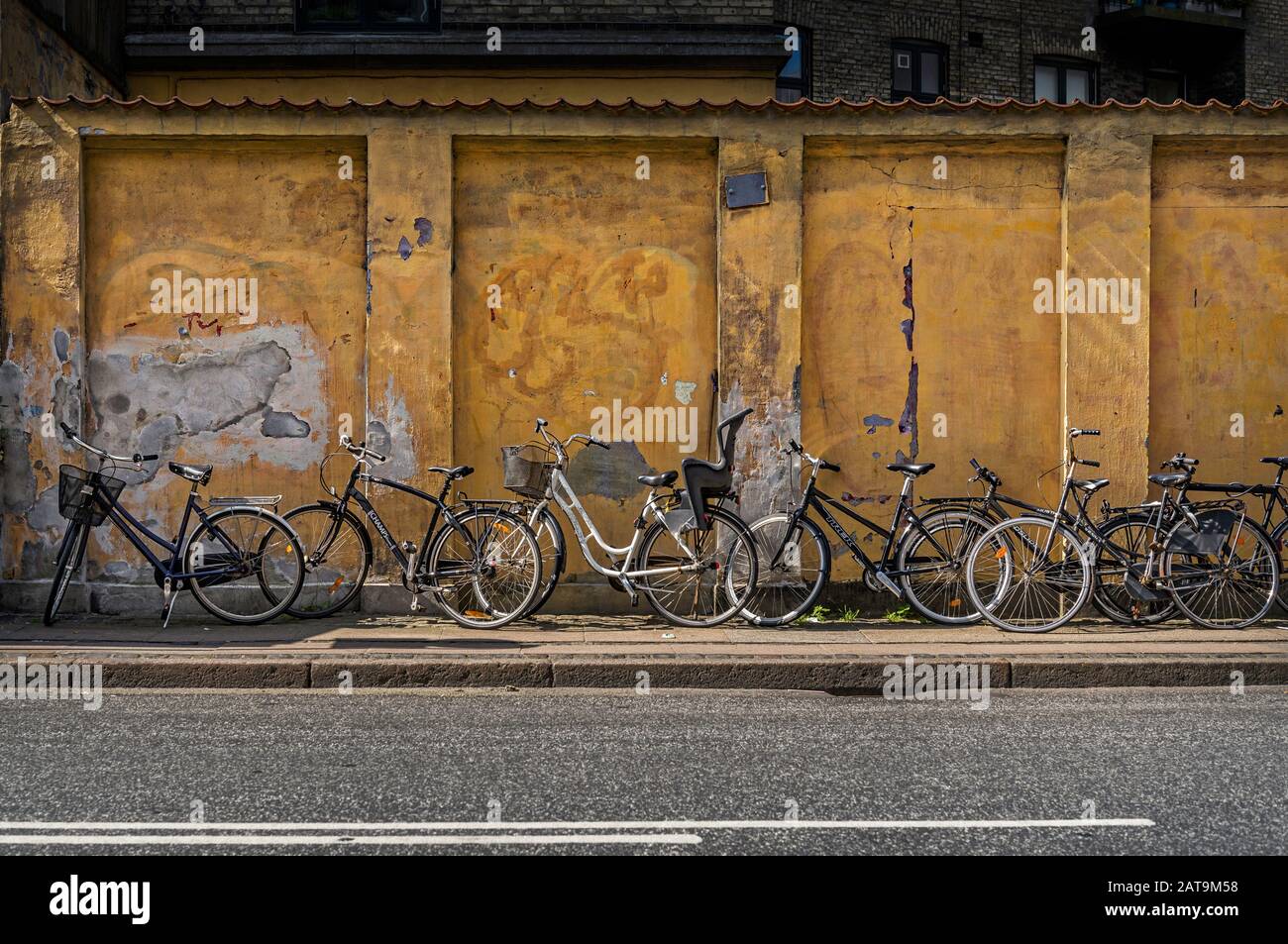 Fahrradfahrer Parken auf der Copenhagen Street Stockfoto