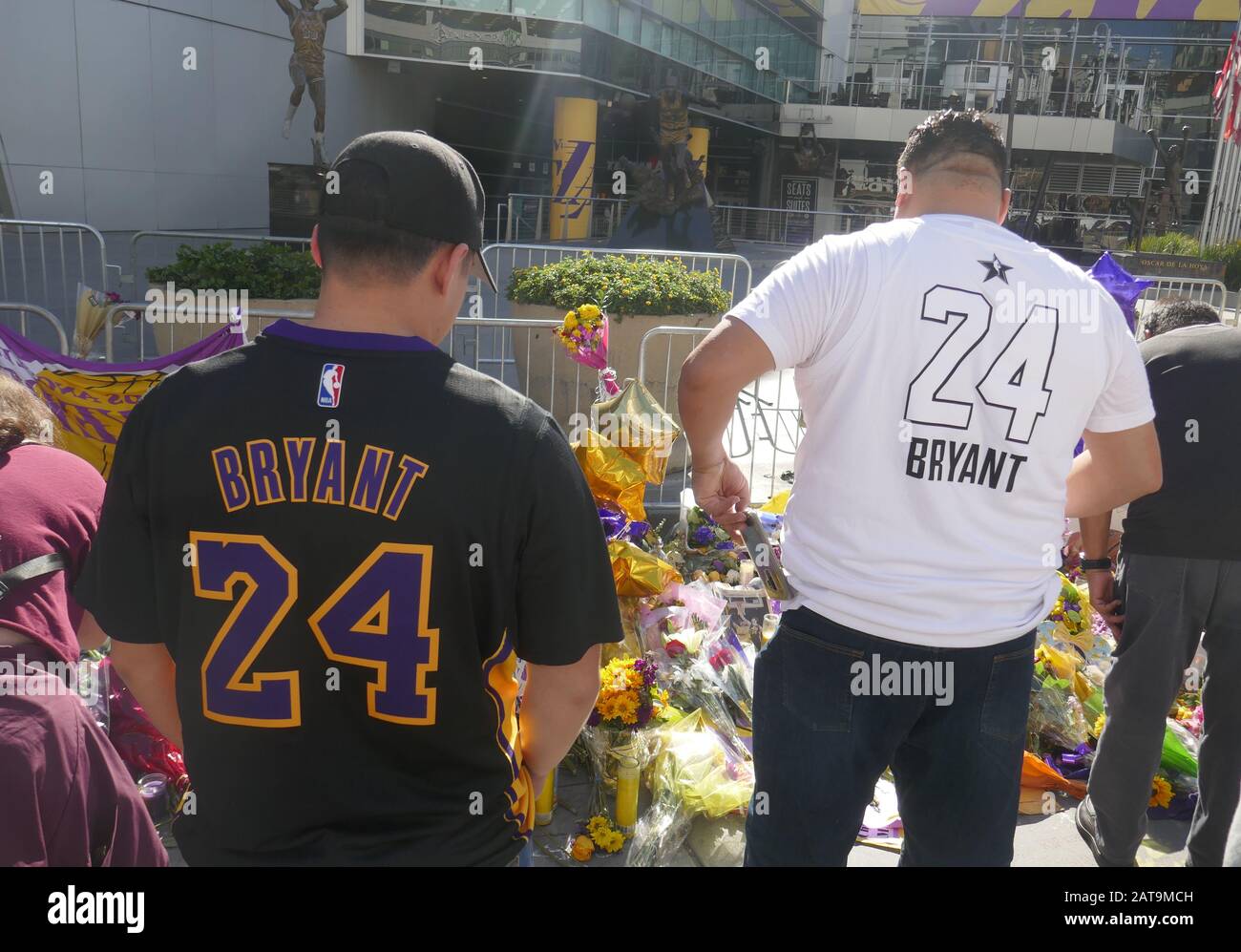 Los Angeles, Kalifornien, USA 31. Januar 2020 EIN allgemeiner Blick auf die Atmosphäre von Kobe Bryant und Gigi Bryant Memorial im Staples Center am 31. Januar 2020 in Los Angeles, Kalifornien, USA. Foto von Barry King/Alamy Live News Stockfoto