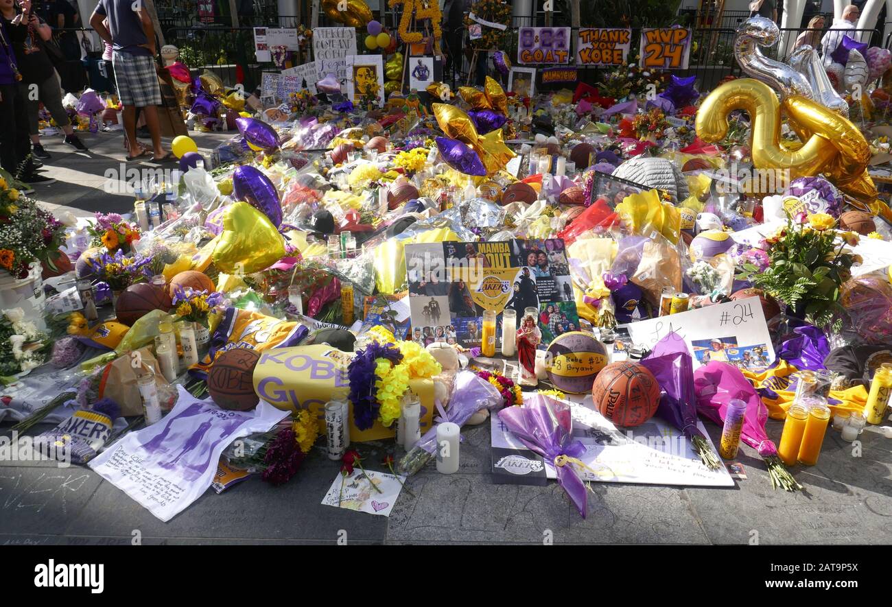Los Angeles, Kalifornien, USA 31. Januar 2020 EIN allgemeiner Blick auf die Atmosphäre von Kobe Bryant und Gigi Bryant Memorial im Staples Center am 31. Januar 2020 in Los Angeles, Kalifornien, USA. Foto von Barry King/Alamy Live News Stockfoto