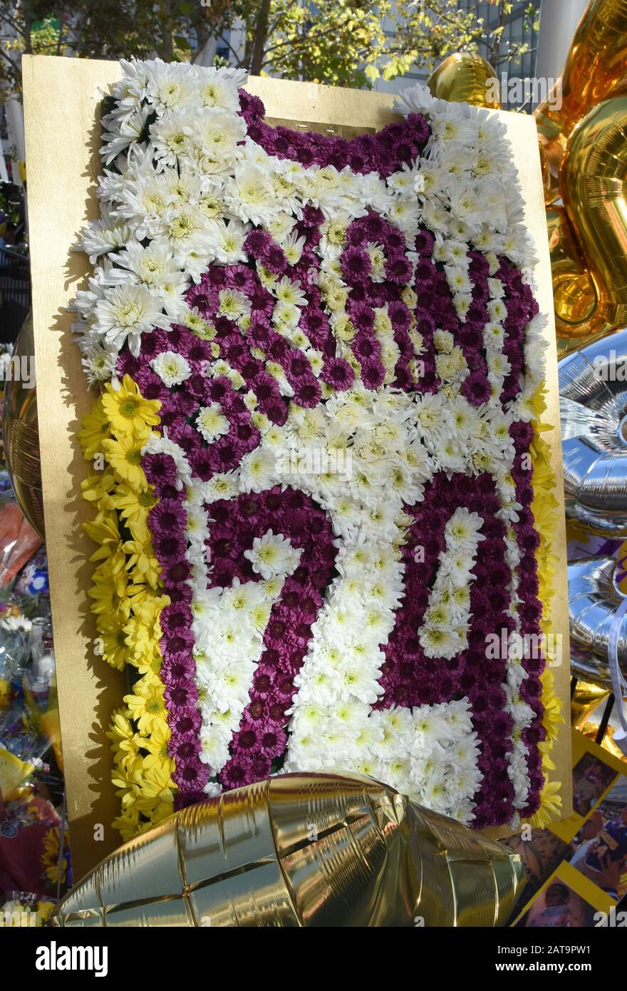 Los Angeles, Kalifornien, USA 31. Januar 2020 EIN allgemeiner Blick auf die Atmosphäre von Kobe Bryant und Gigi Bryant Memorial im Staples Center am 31. Januar 2020 in Los Angeles, Kalifornien, USA. Foto von Barry King/Alamy Live News Stockfoto