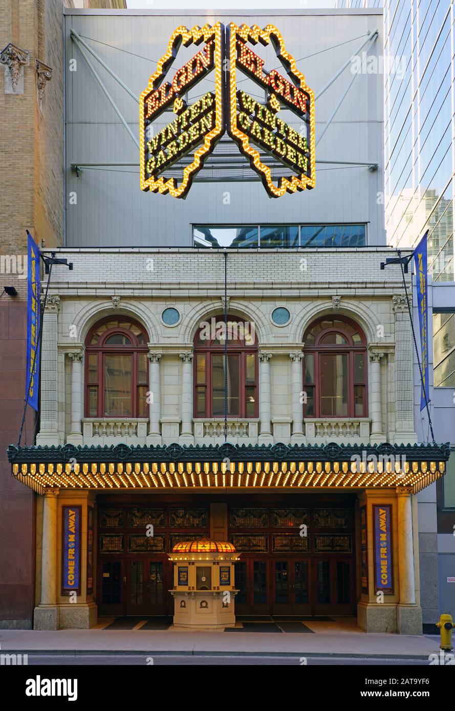 TORONTO, Kanada - 30 May 2019 - Ansicht von Landmark Erbe Elgin Theater, der letzte Überlebende Edwardian gestapelt Theater in der Welt in der Innenstadt von T entfernt Stockfoto