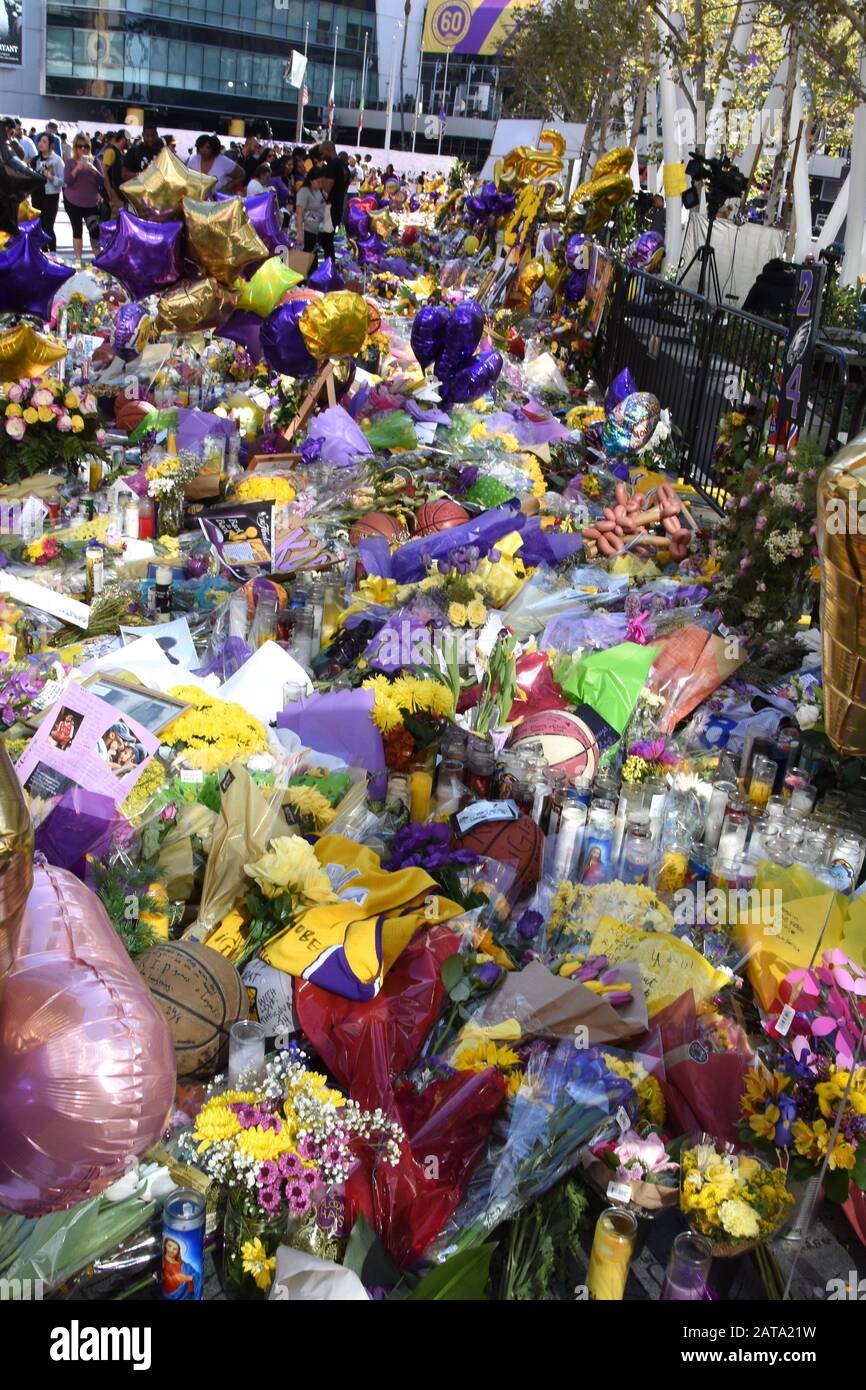 Los Angeles, Kalifornien, USA 31. Januar 2020 EIN allgemeiner Blick auf die Atmosphäre von Kobe Bryant und Gigi Bryant Memorial im Staples Center am 31. Januar 2020 in Los Angeles, Kalifornien, USA. Foto von Barry King/Alamy Live News Stockfoto