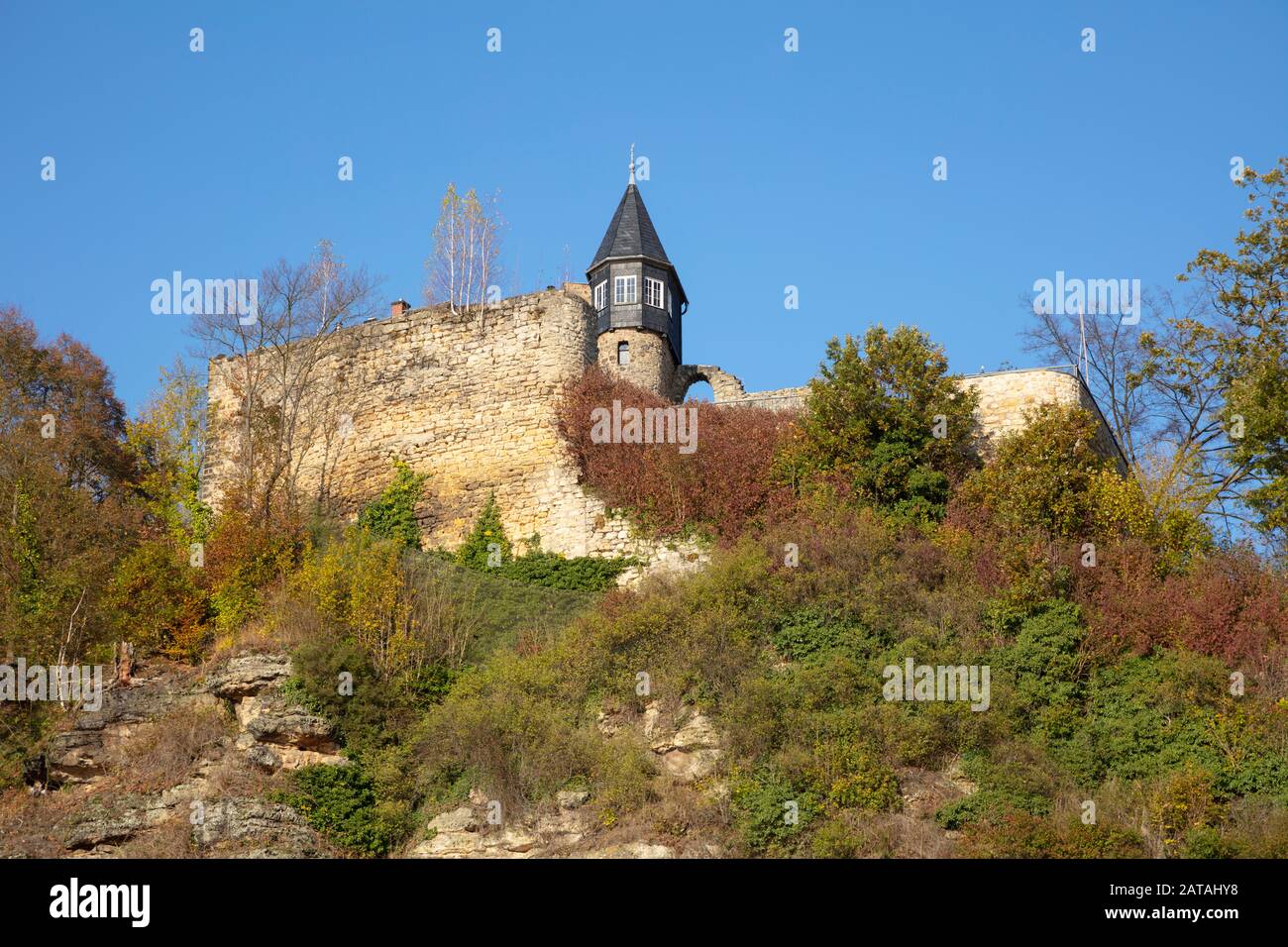 Blick nach Rathen mit Schloss Altrathen an der Elbe, Sandsteinfeldgebirge, Nationalpark Sächsischen Schweiz, Sachsen, Deutschland, Europa Stockfoto