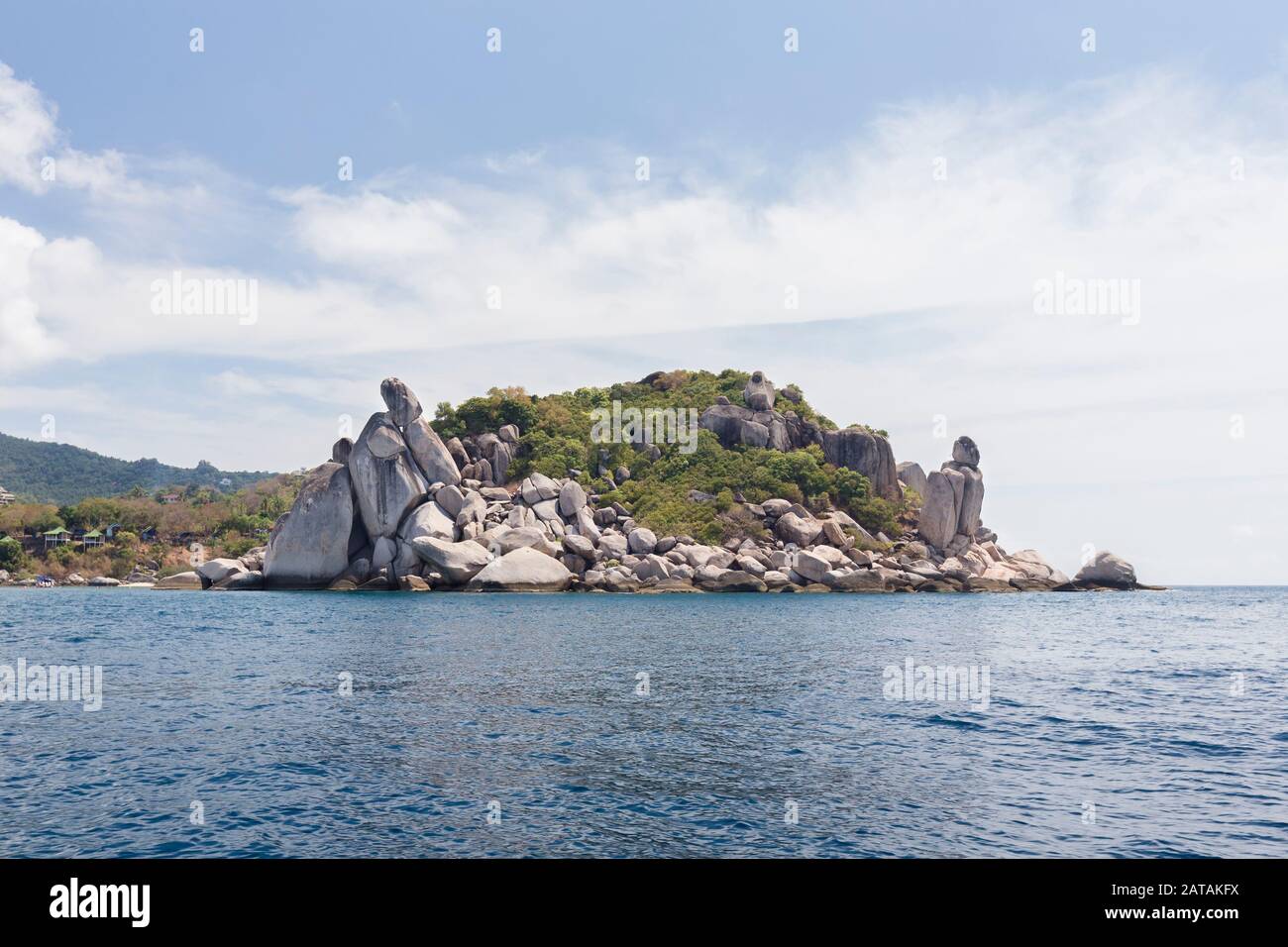 Cape Taa Toh, mit Blick auf den Hin Taa Toh oder Buddha-Felsen auf der linken Seite und hin Yaai Mae auf der rechten Seite, Koh Tao, Thailand Stockfoto