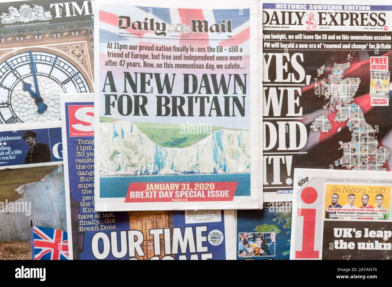 Britische Zeitungen an dem Tag, an dem das Vereinigte Königreich die Europäische Union verließ. Stockfoto