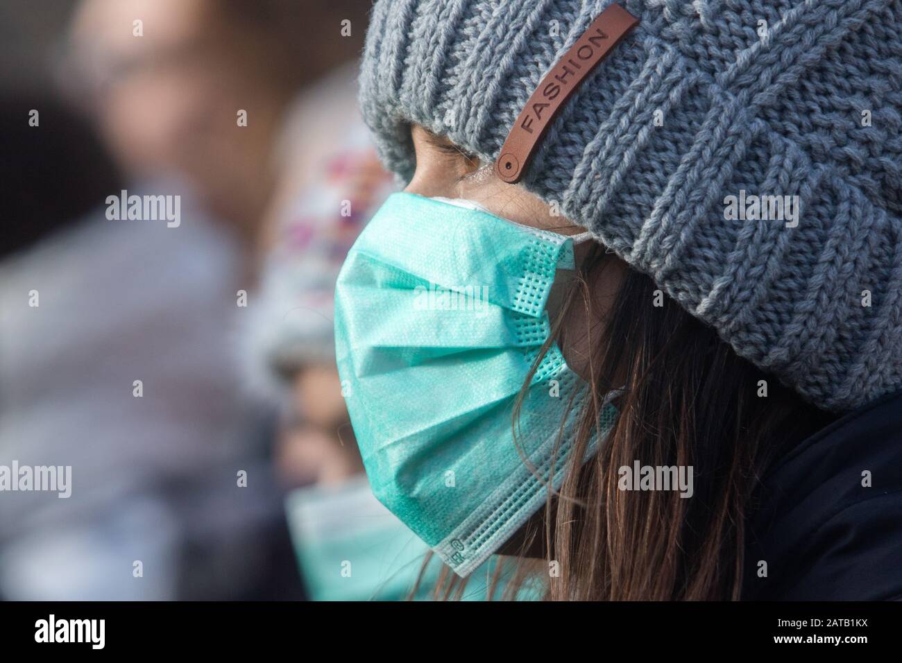 London Großbritannien. Februar 2020. Ein Tourist trägt einen Facemask bei Horse Guards Parade. Es wurde berichtet, dass zwei chinesische Touristen die ersten Patienten in Großbritannien sind, die während des Urlaubs an York Credit positiv auf Wuhan Coronavirus getestet haben: Amer Ghazzal/Alamy Live News Stockfoto