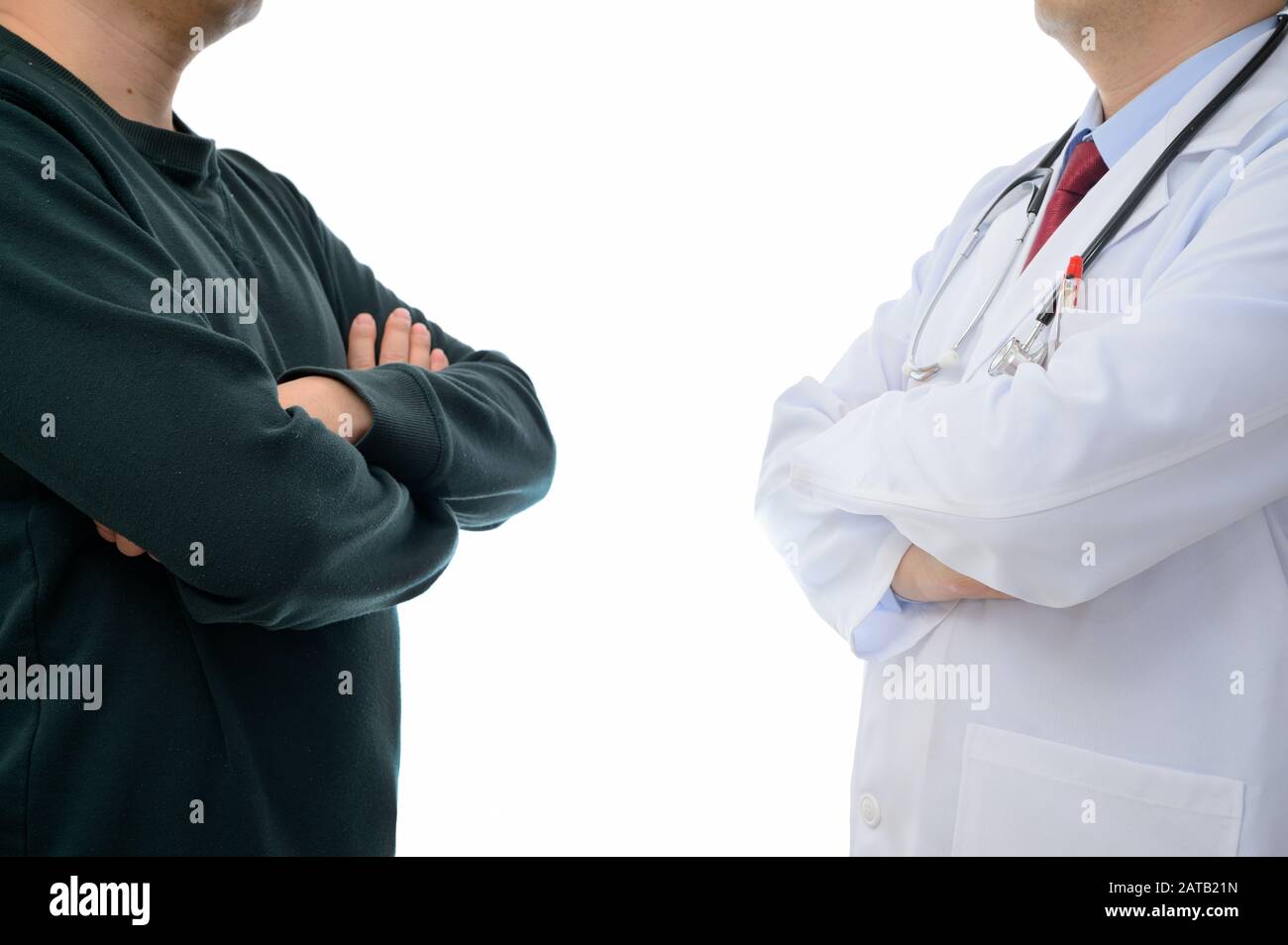 Patienten, die gegen den Arzt protestieren. Medizinisches Streitkonzept Stockfoto