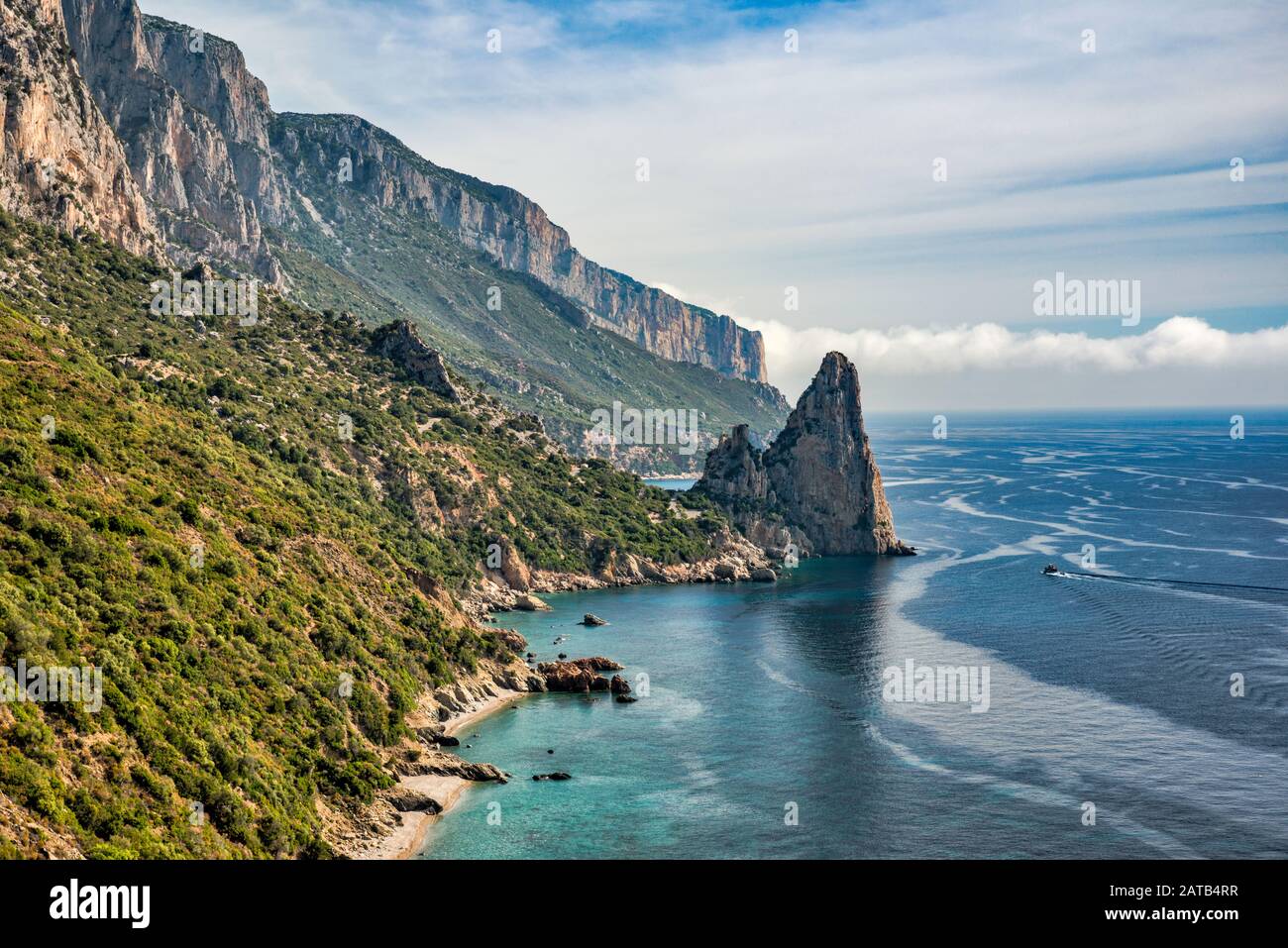 Punta Pedra Longa Pinnacle, Costa di Levante, Tyrrhenische Meeresküste, Region Ogliastra, Provinz Nuoro, Sardinien, Italien Stockfoto