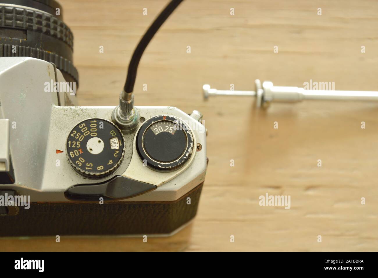Klassisches Shutter-Kabel, das auf der Filmkamera sofort einsatzbereit ist Stockfoto