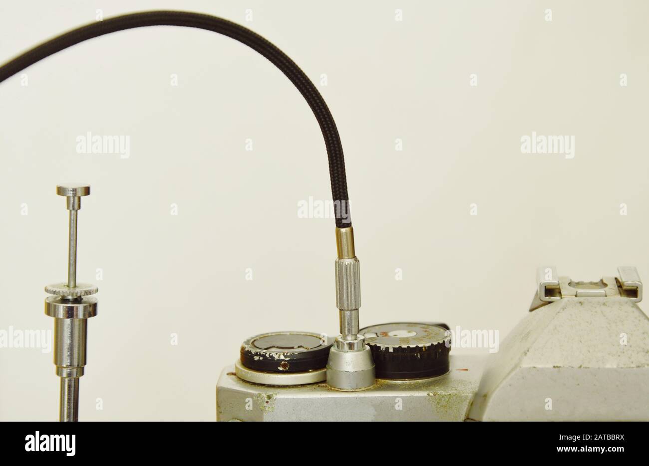Klassisches Shutter-Kabel, das auf der Filmkamera sofort einsatzbereit ist Stockfoto
