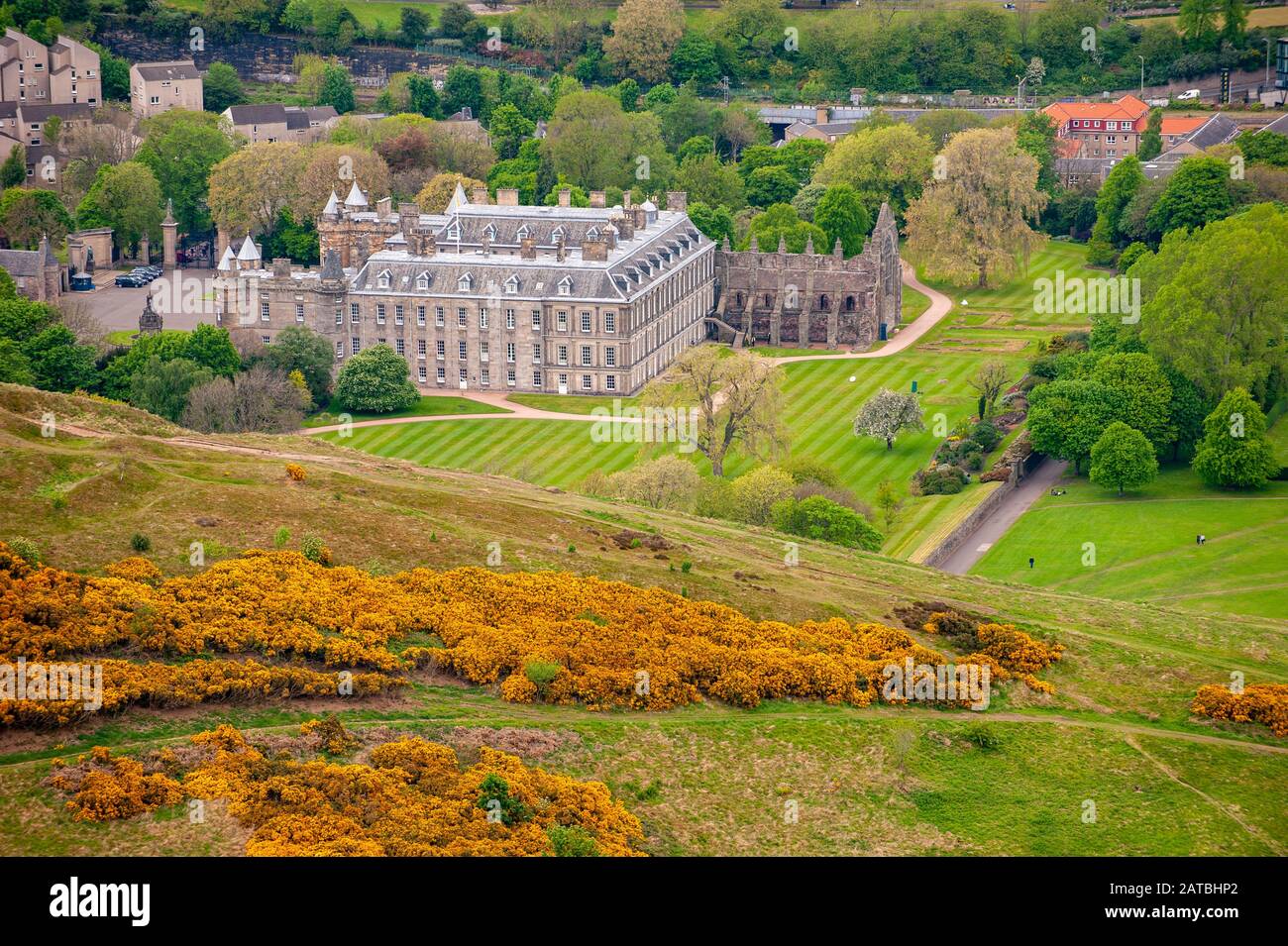 Holyrood Palace, wie von oben zu sehen. Stadtbild/Reisefotografie von Edinburgh von Pep Masip. Stockfoto