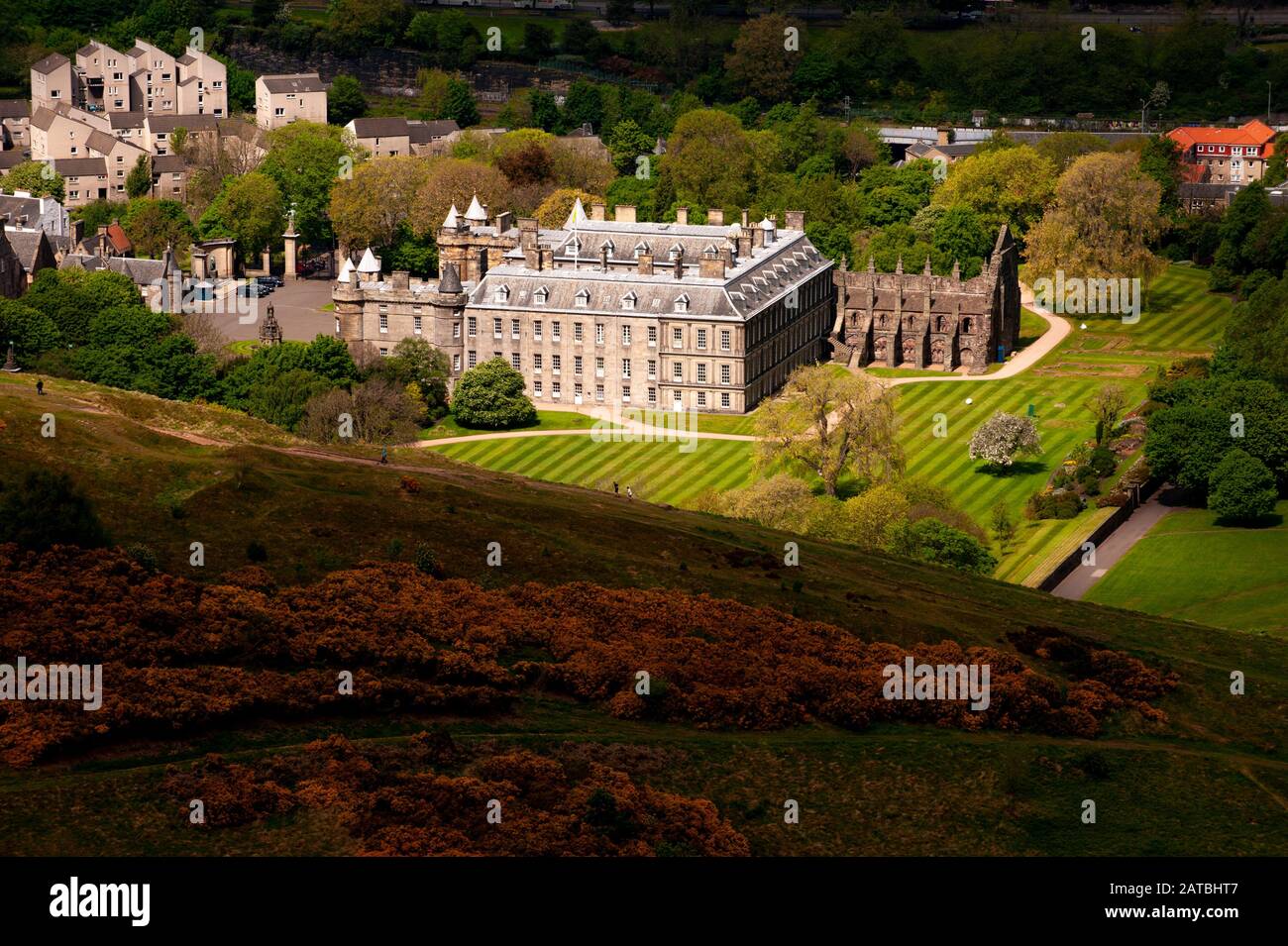Holyrood Palace, wie von oben zu sehen. Stadtbild/Reisefotografie von Edinburgh von Pep Masip. Stockfoto