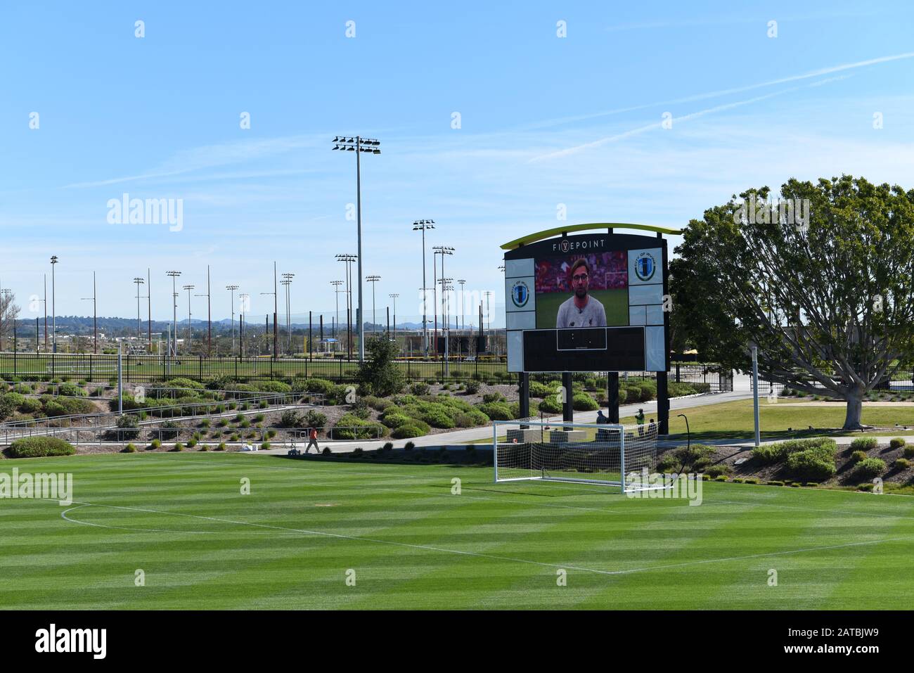 Irvine, KALIFORNIEN - 31. JANUAR 2020: Video-Scoreboard im Championship Soccer Stadium, Orange County Great Park. Stockfoto