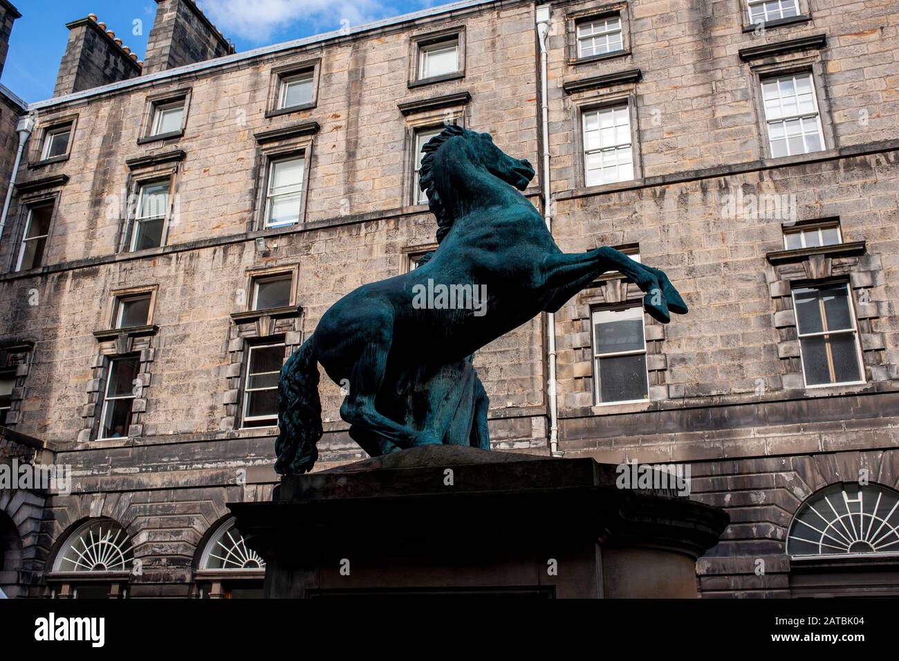 Alexander und Bucephalus Statue sculpture in Edinburgh. Stadtbild/Reisefotografie von Edinburgh von Pep Masip. Stockfoto