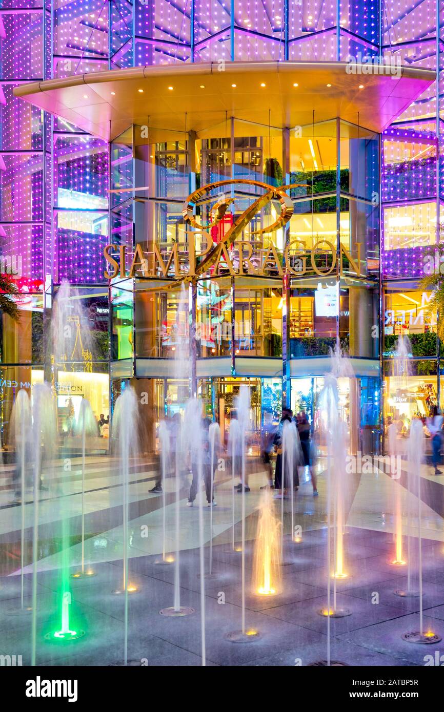 Eingang des Einkaufszentrums Siam Paragon, Bangkok, Thailand, Stockfoto