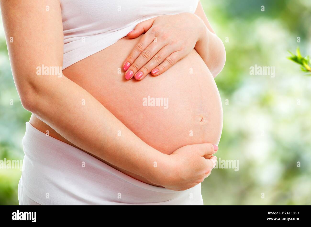 Ein süßer schwangerer Bauch Stockfoto