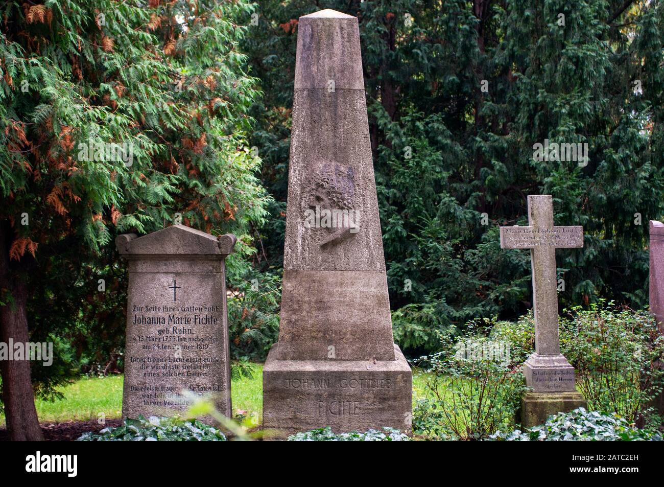 Grab von Johann Giovanni Fichte auf Dem Dorotheenstädtischen Friedhof, offiziell Friedhof der Pfarreien Dorotheenstadt und Friedrichswerder, ist ein Grundstück Stockfoto