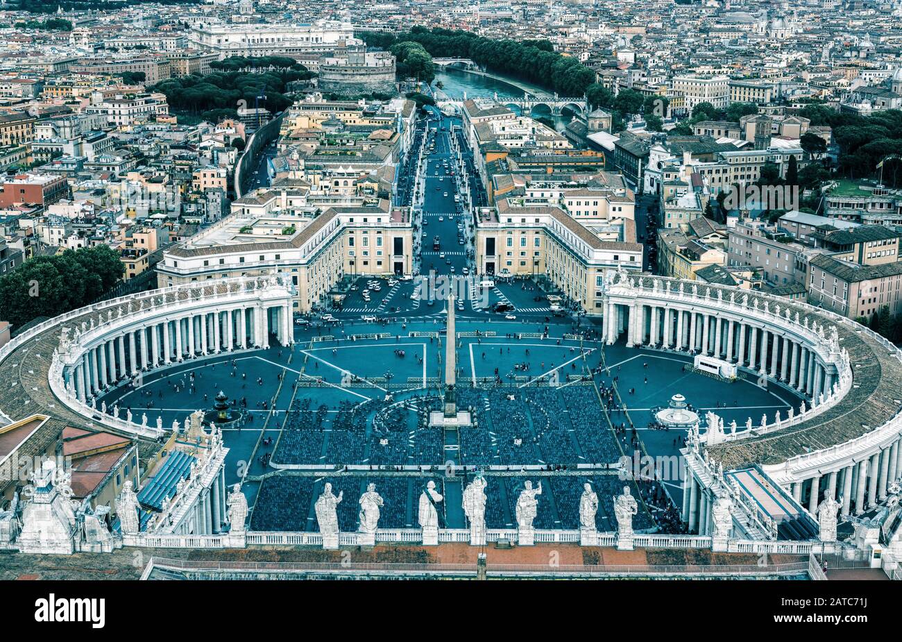 Luftaufnahme der Piazza San Pietro (Petersplatz) in der Vatikanstadt, Rom, Italien Stockfoto