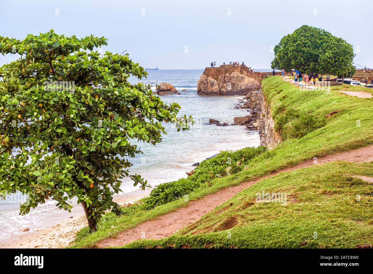 Ruinen von Galle Fort im Südwesten von Sri Lanka. Alte Befestigung an einer Meeresküste. Schöner Blick auf die Küste in der Stadt Galle. Tropische Landschaft von Stockfoto