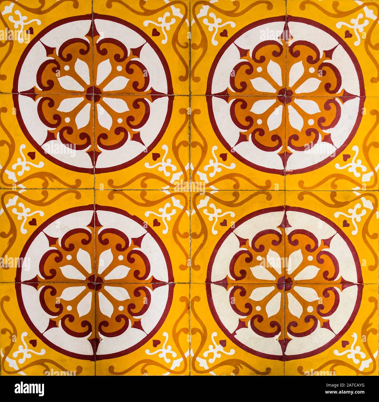 Antike Kachel mit geometrischer Form, verzierend auf die Versammlungshalle der kantonesischen chinesischen Congregation, Hoi An, Vietnam Stockfoto