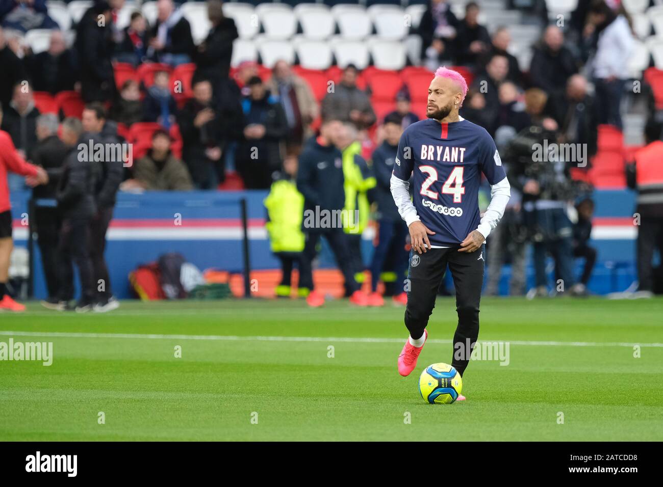 Paris Ile De France Frankreich Februar 2020 Paris Sg Midfield Neymar Jr Tragt Ein Ausgeflockenes Trikot