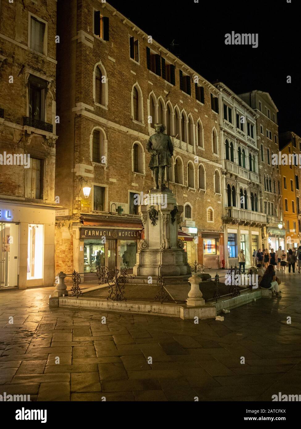 Campo San Bartolomeo und das Denkmal von Carlo Goldoni, Venedig Stockfoto