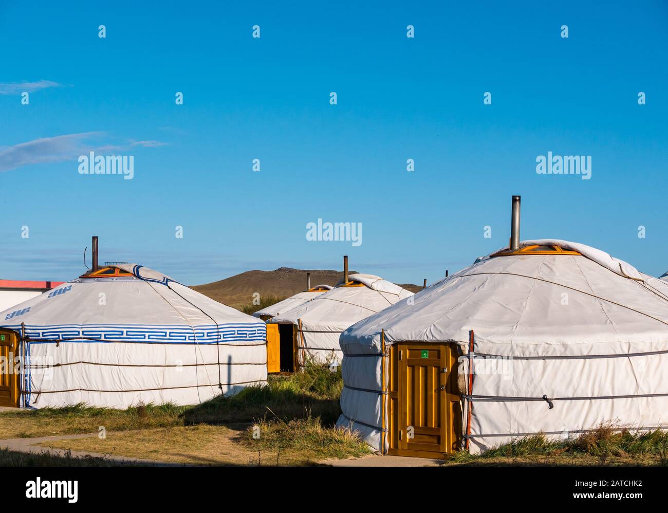 Yurts im mongolischen Khustaii ger Camp mit traditionellen Jurten, Hustai oder Khustain Nuruu National Park, Tov Provinz, Mongolia, Asien Stockfoto