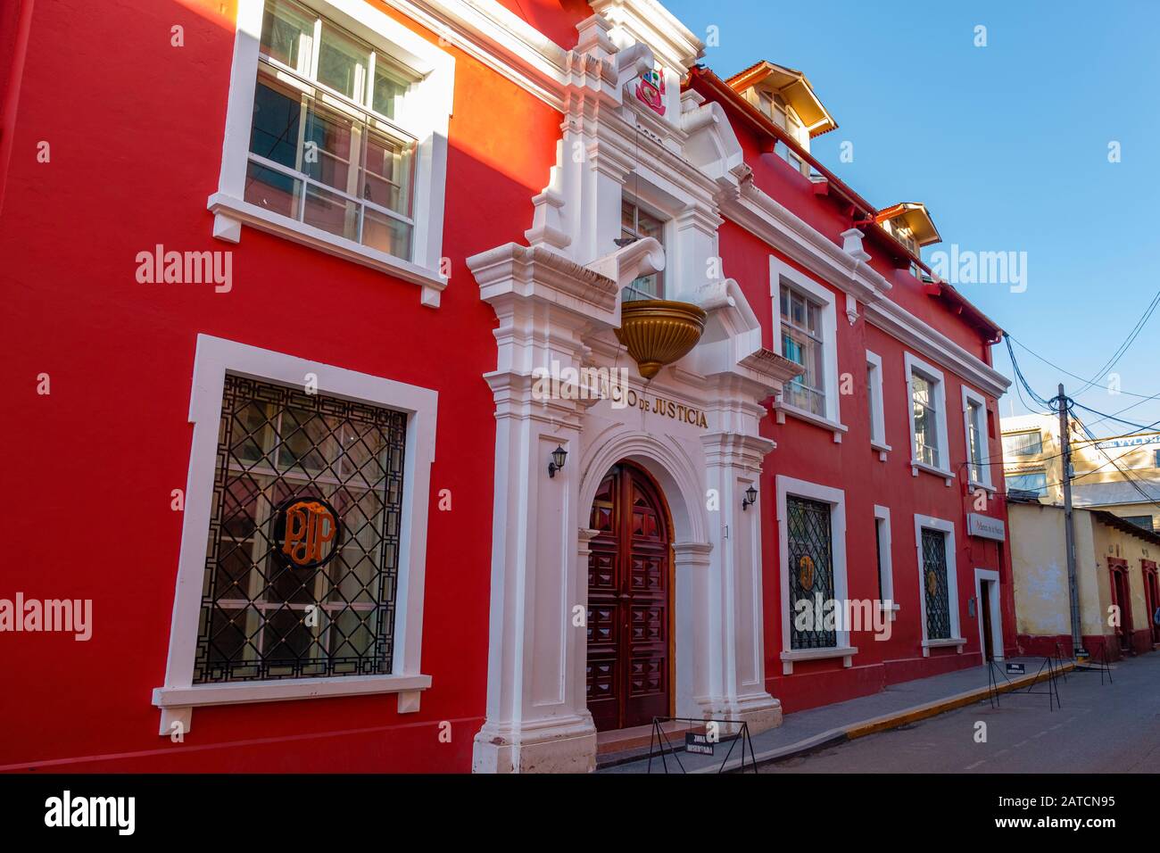 Palacio de Justicia Puno Fassade, Puno Courthouse, Corte Superior de Justicia de Puno, Plaza de Armas Puno, Peru Stockfoto