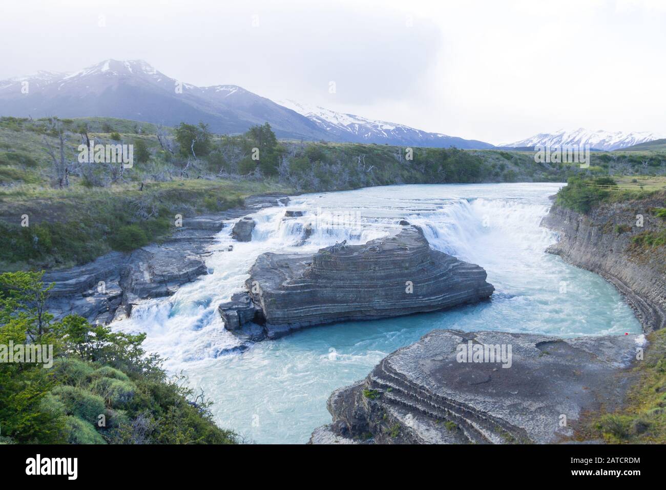 Rio Paine Wasserfall zu sehen, Torres del Paine Nationalpark, Chile. Chilenischen Patagonien Landschaft Stockfoto