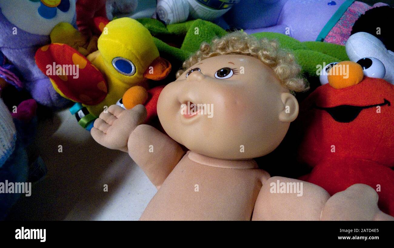 Eine Kohl-Pflaster-Puppe, Auf Einem Tisch In Einem Sparladen, In Savannah,  Georgia Stockfotografie - Alamy