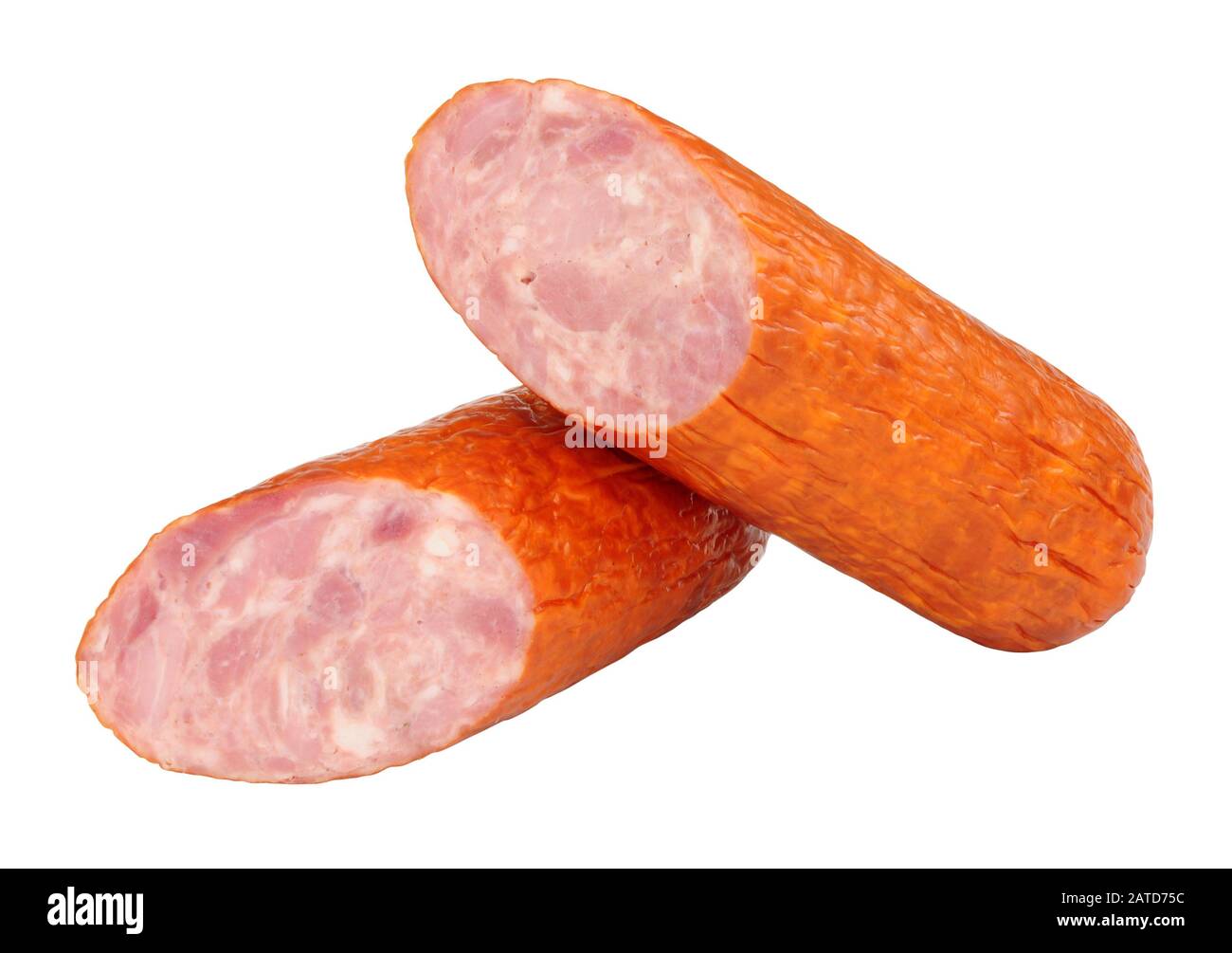 Polieren Sie mittelgrobgekochte geräucherte und getrocknete Wurst aus gehärtetem Schweinefleisch, isoliert auf weißem Grund Stockfoto