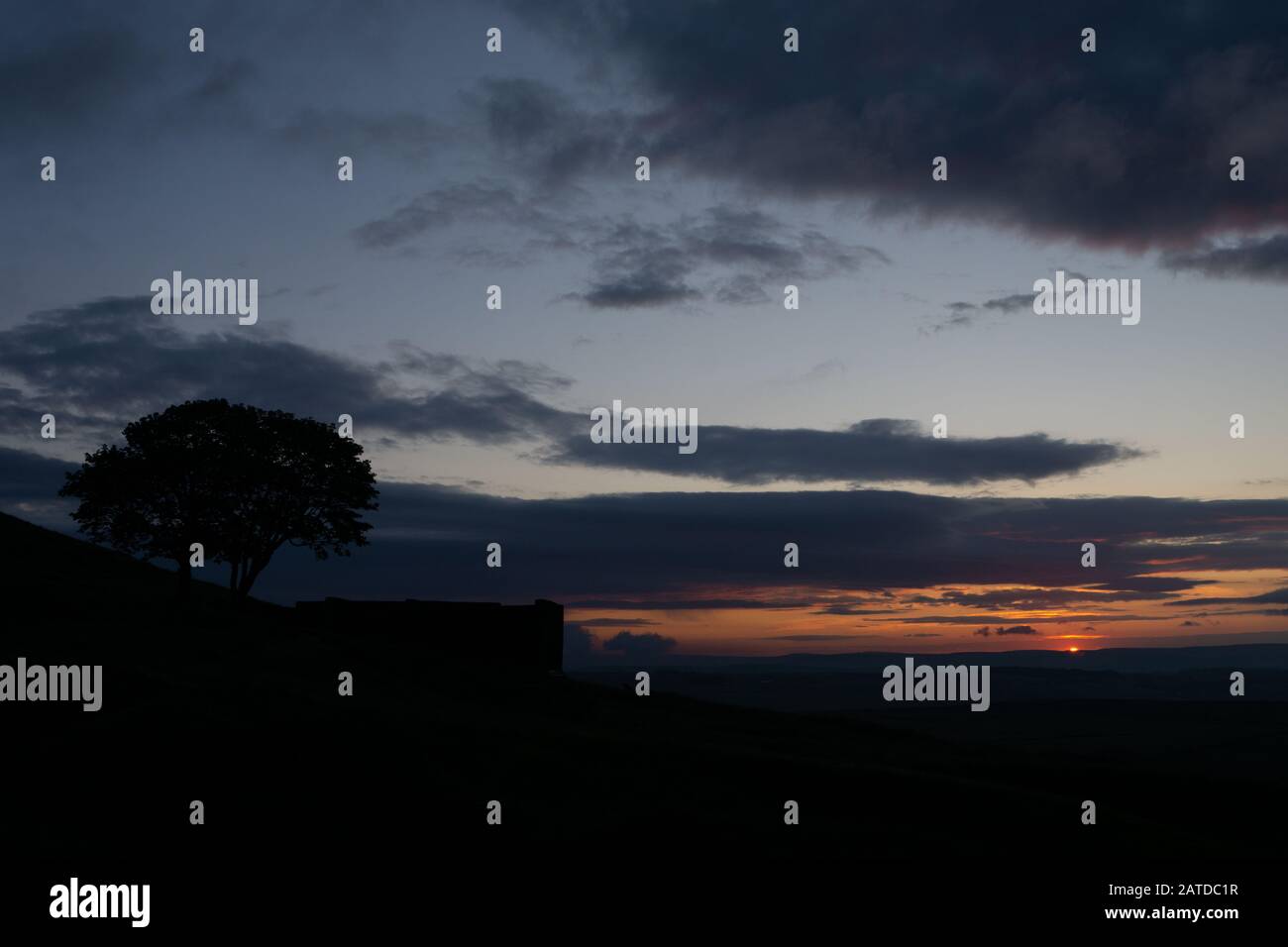 Dieses Bauernhaus ist eine Luftaufnahme von Top Withens oder Top Withins und wurde mit "Wuthering Heights" assoziiert. Stockfoto