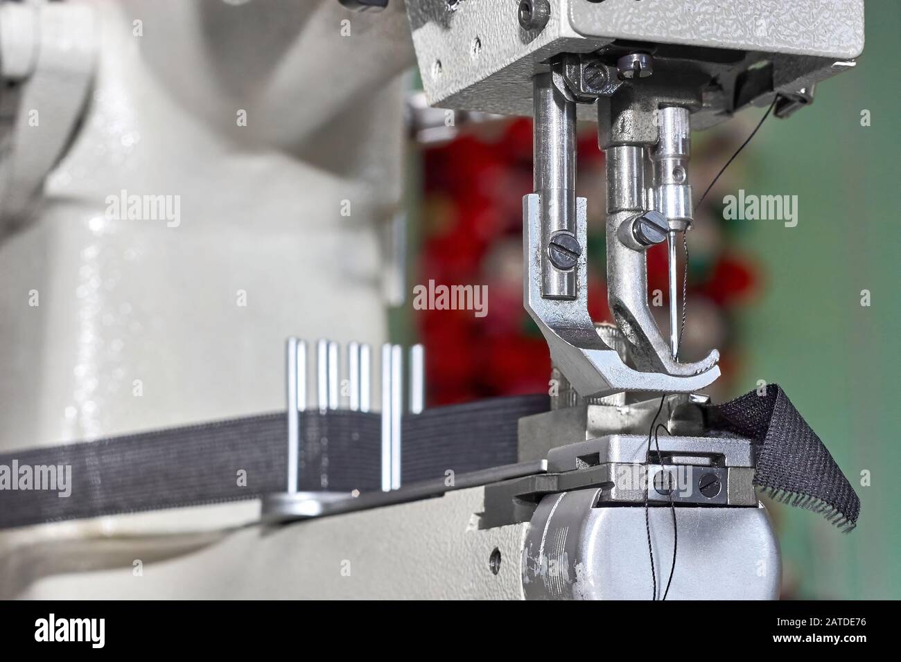 Detail der industriellen Nähmaschine im Handwerk Stockfoto