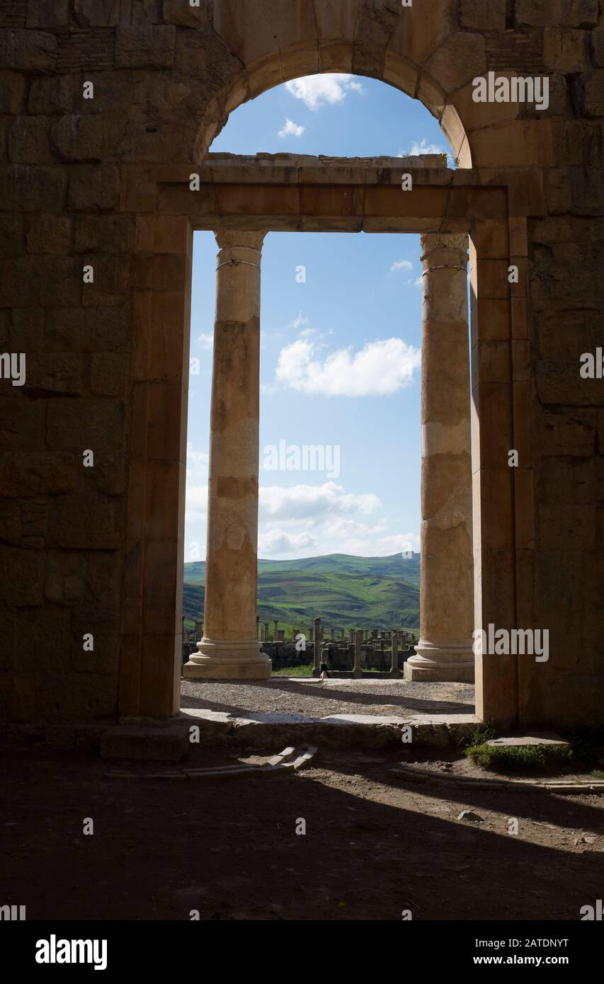 Djemila ist das alte römische Dorf Cuicul, ein UNESCO-Weltkulturerbe in der Nähe von Setif in Nordalgerien. Stockfoto
