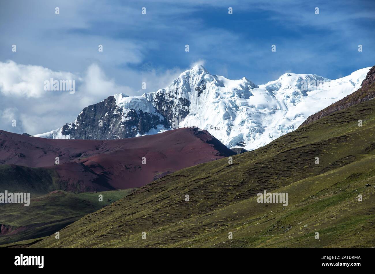 Vinicunca, Peru - Rainbow Mountain (5200 m) in den Anden, Cordillera de los Andes, Region Cusco in Südamerika. Berge Peru Landschaft Stockfoto